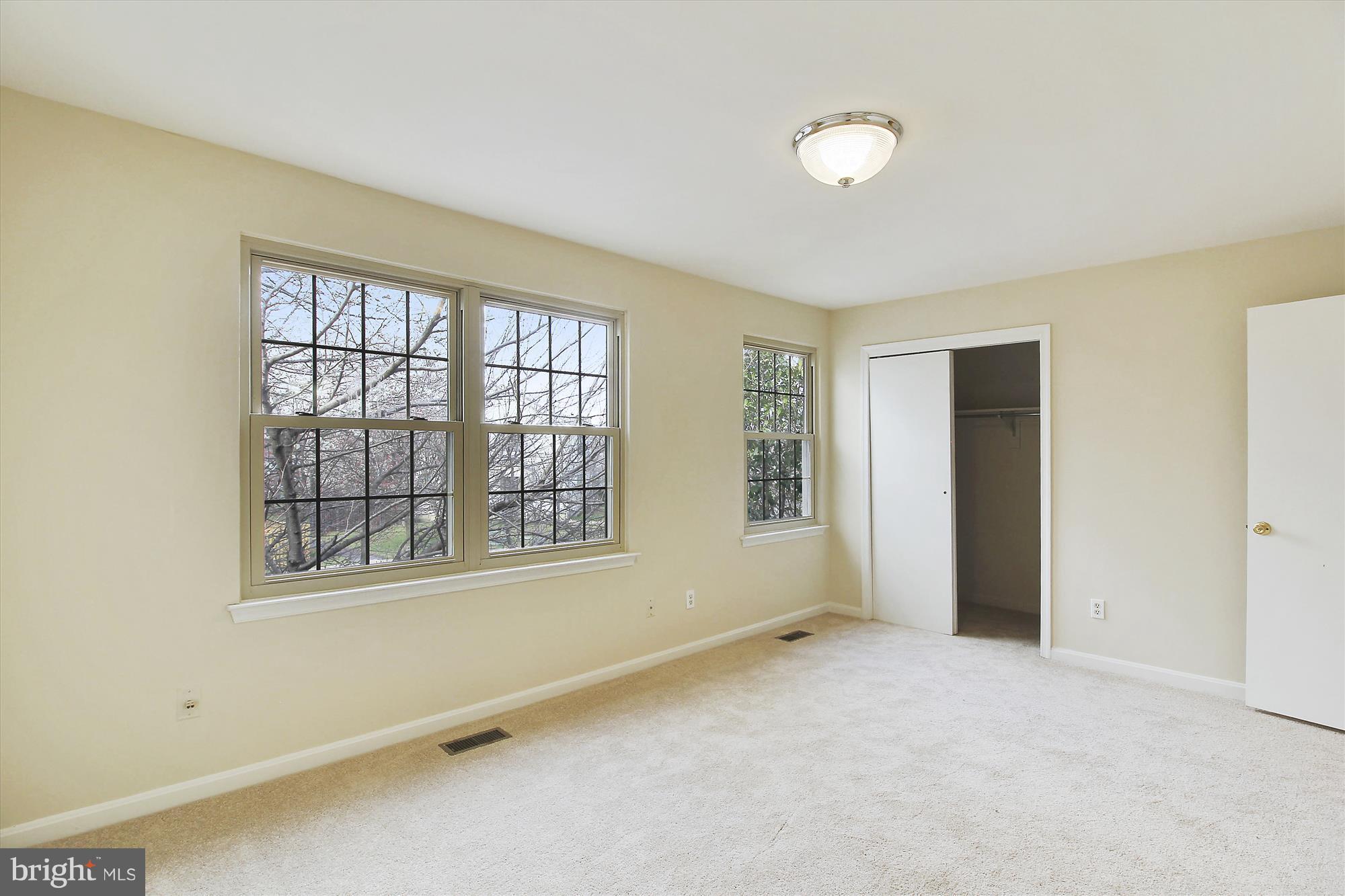 FLOWER HILL - Residential