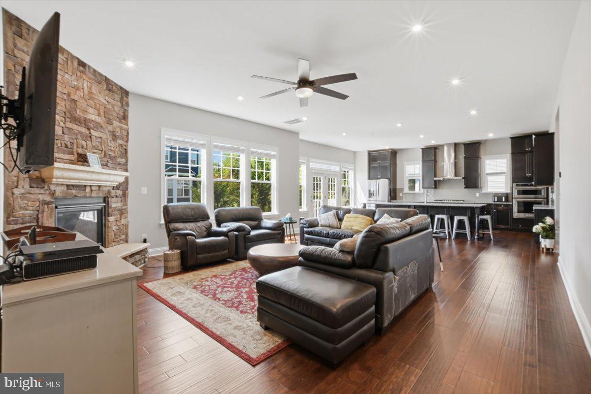 GROVE AT WILLOWSFORD - Residential
