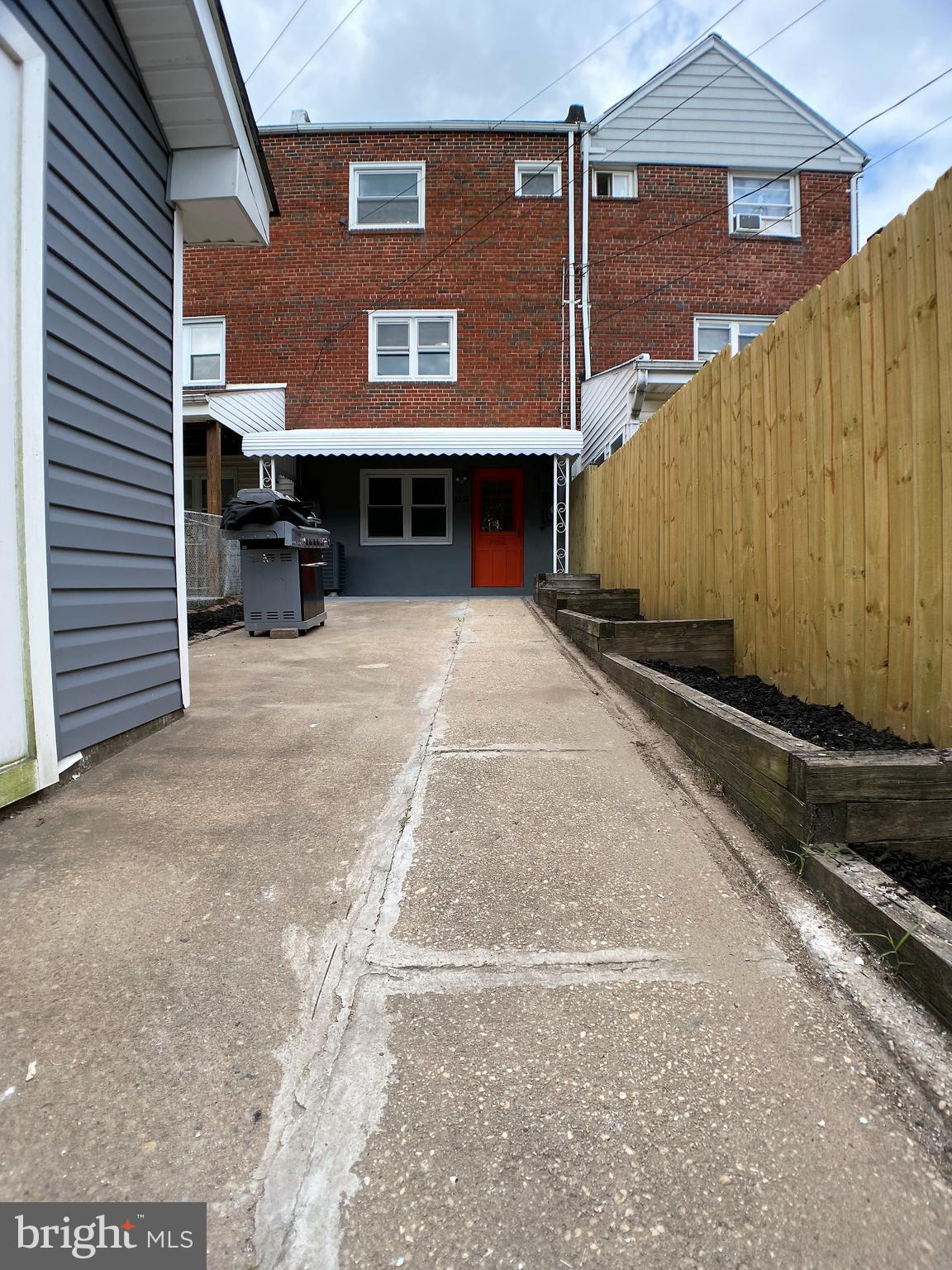 EASTFIELD - Residential Lease