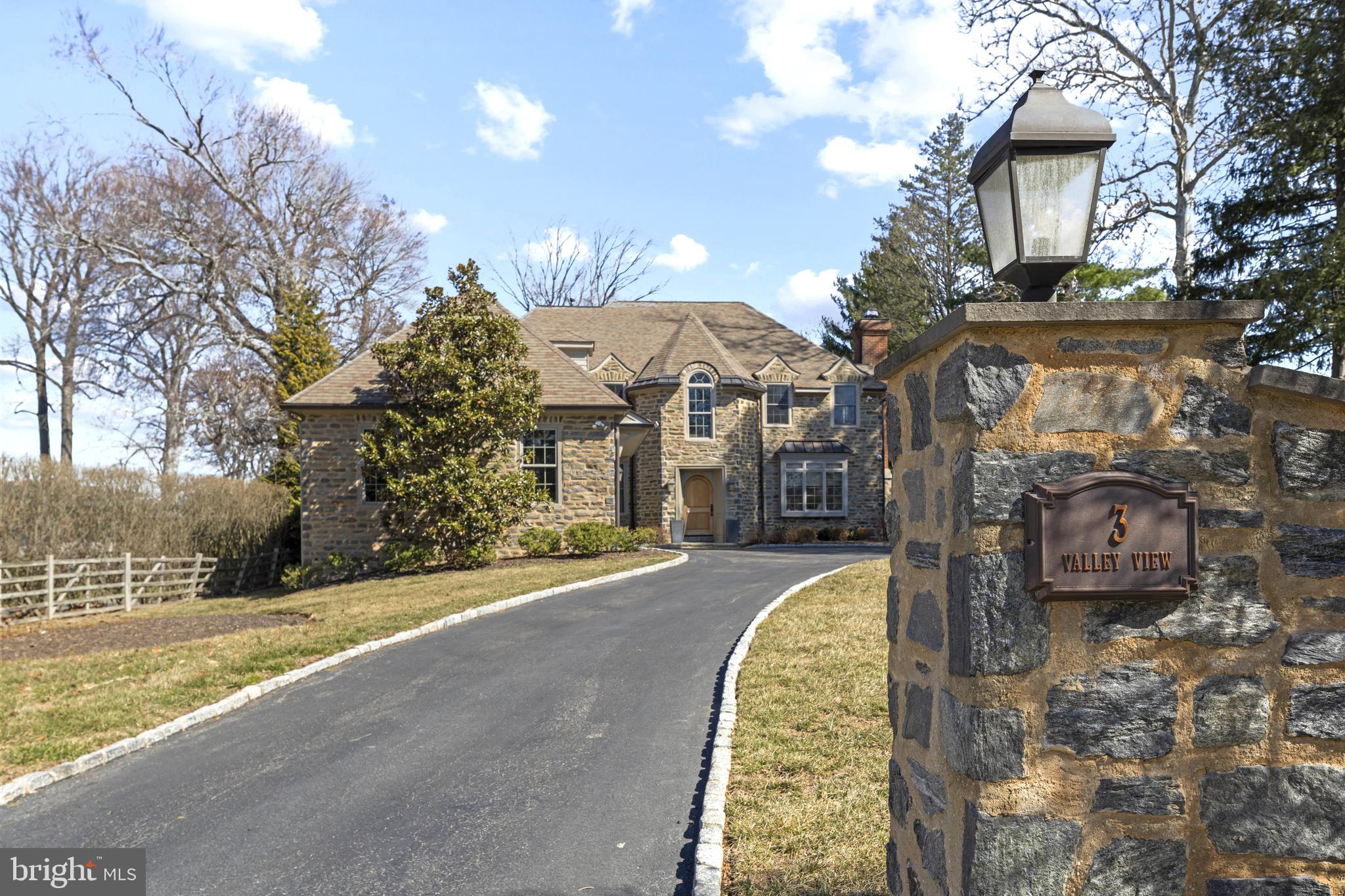 CHESTNUT HILL - Residential