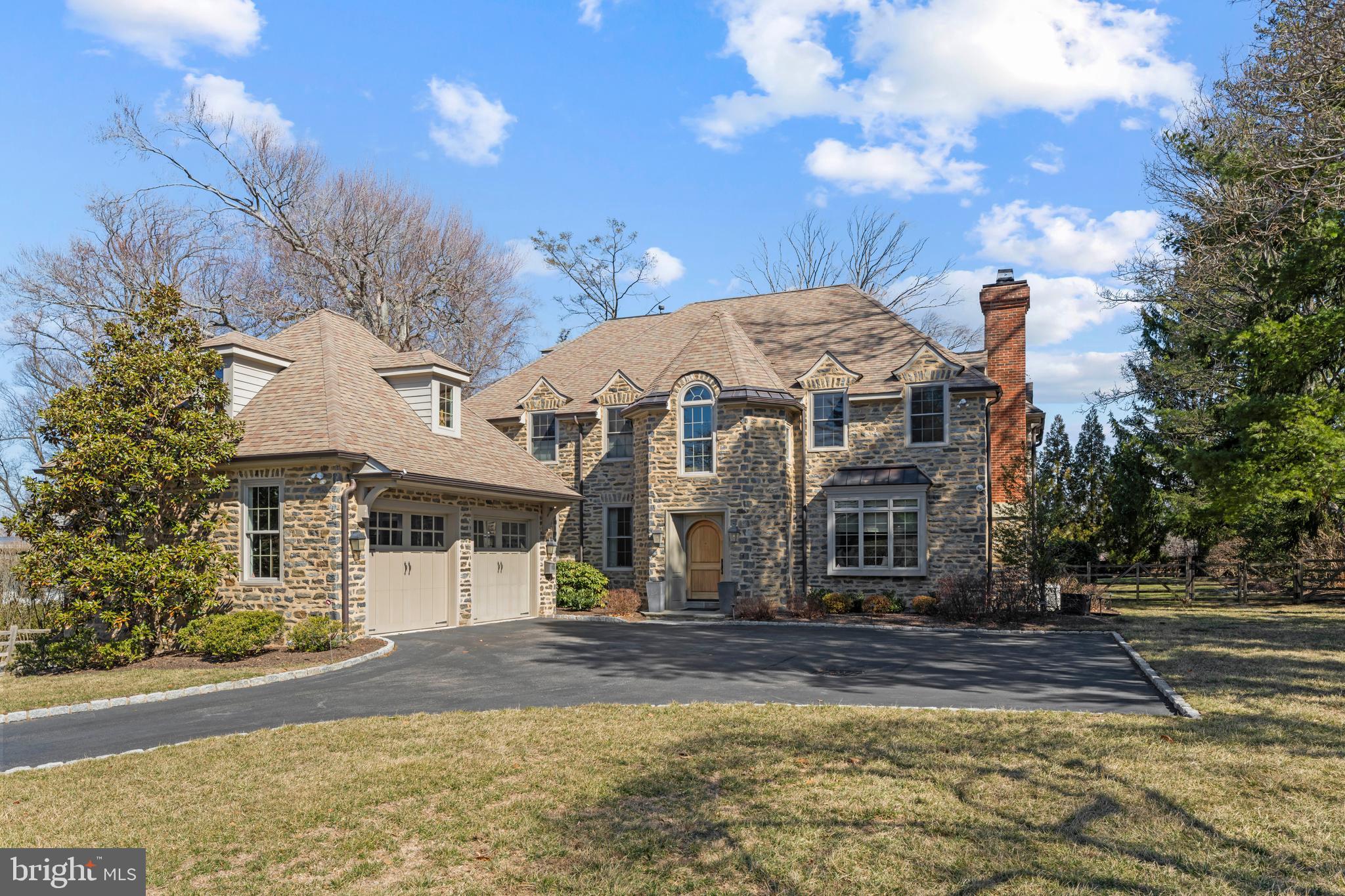 CHESTNUT HILL - Residential
