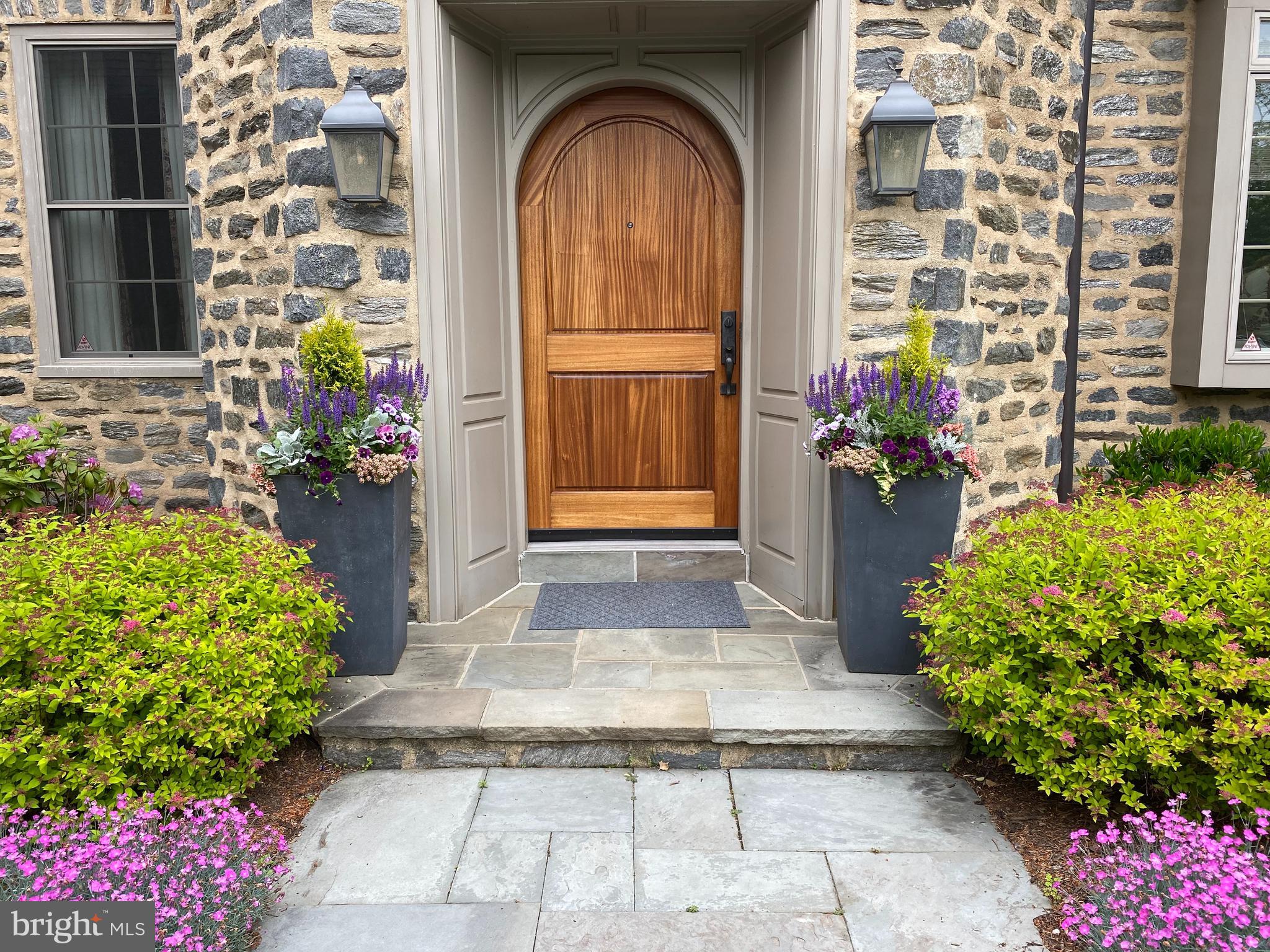 CHESTNUT HILL - Residential