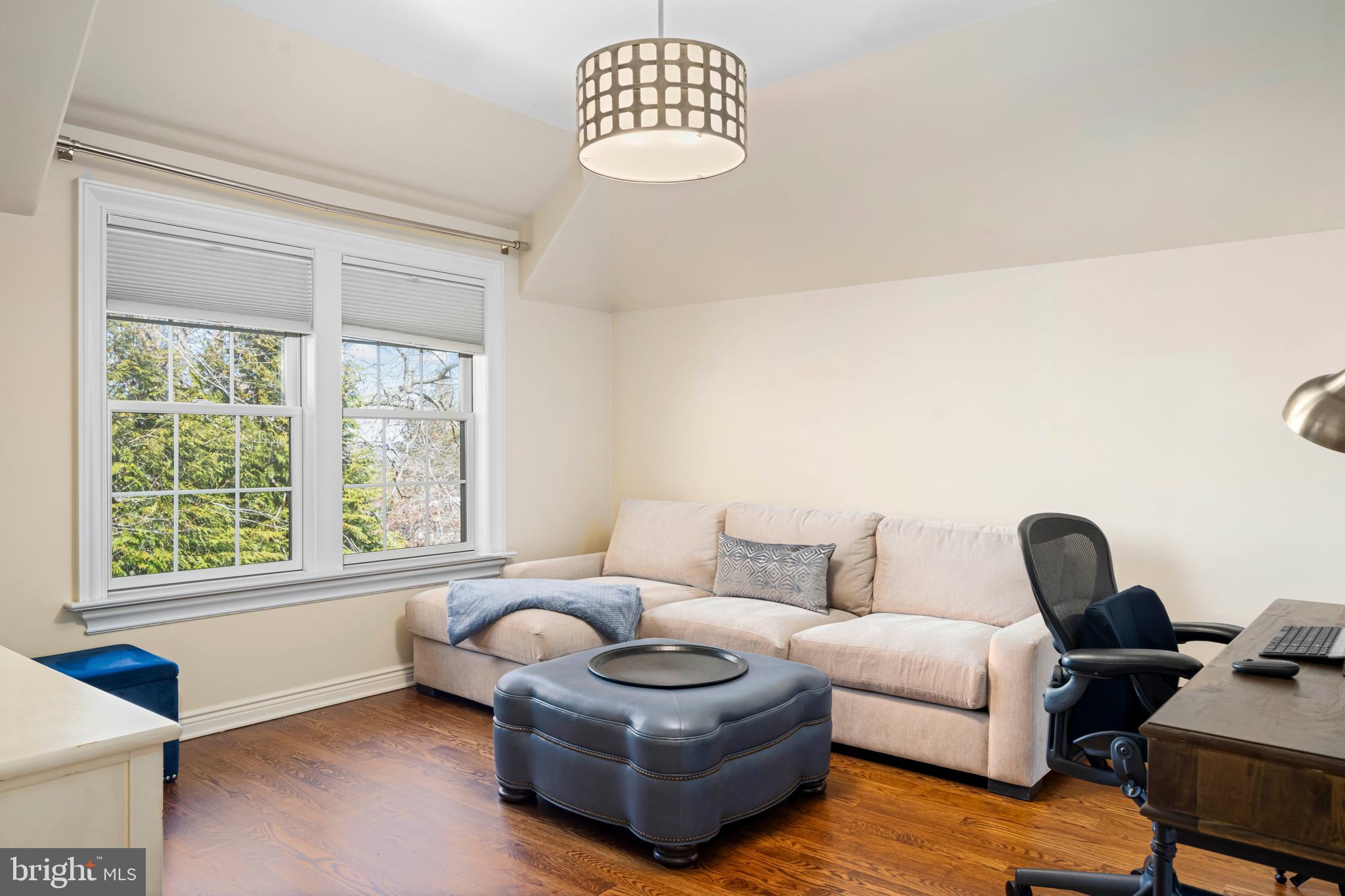 CHESTNUT HILL - Residential