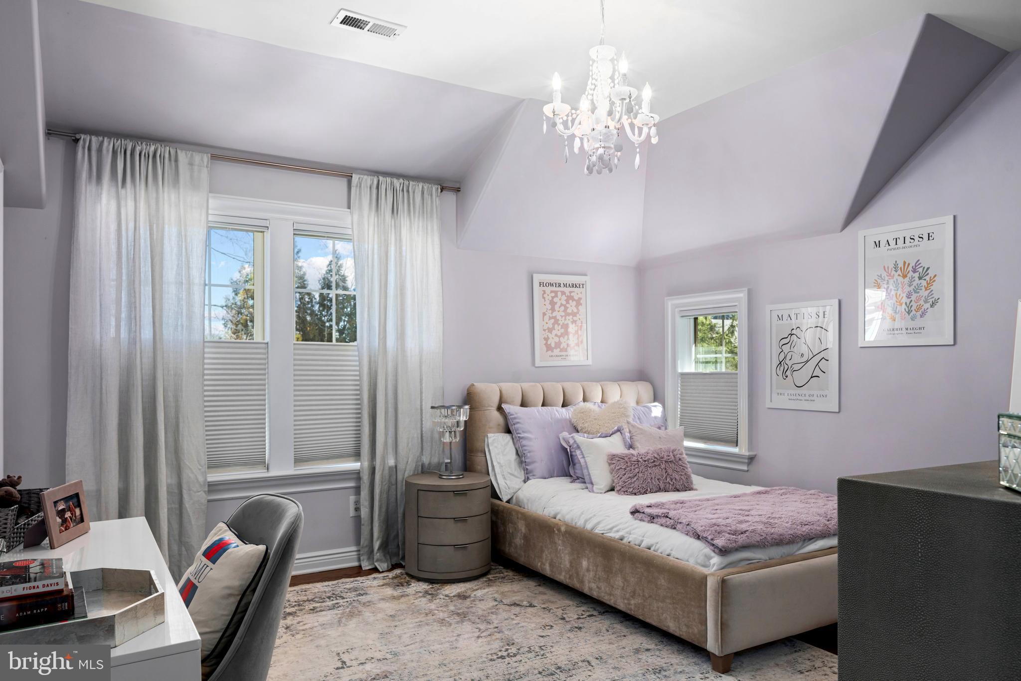 CHESTNUT HILL - Residential