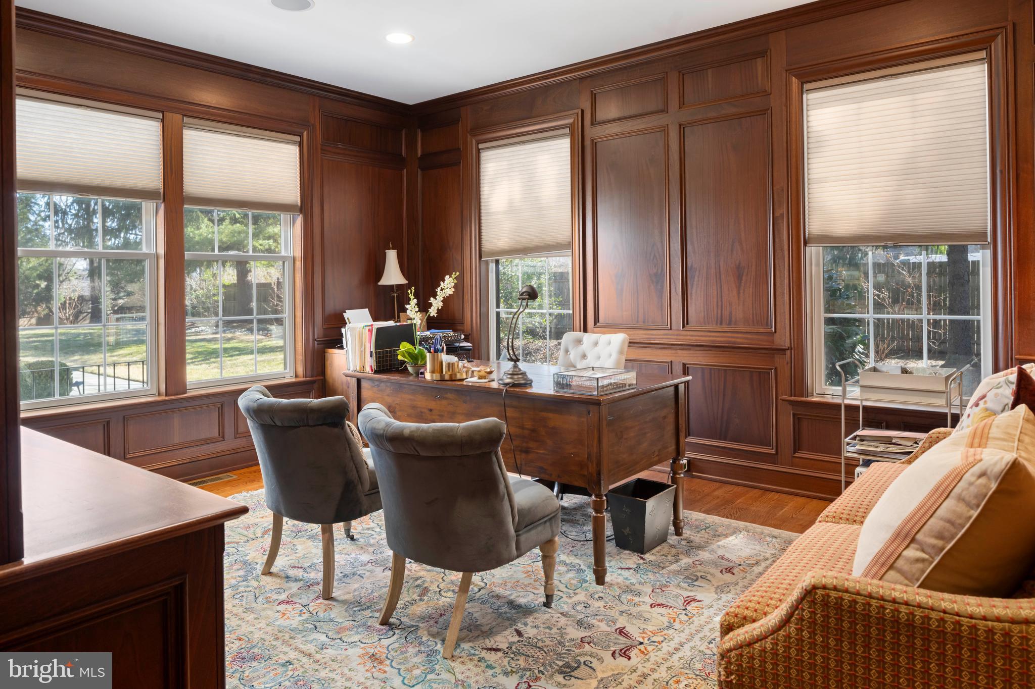 CHESTNUT HILL - Residential