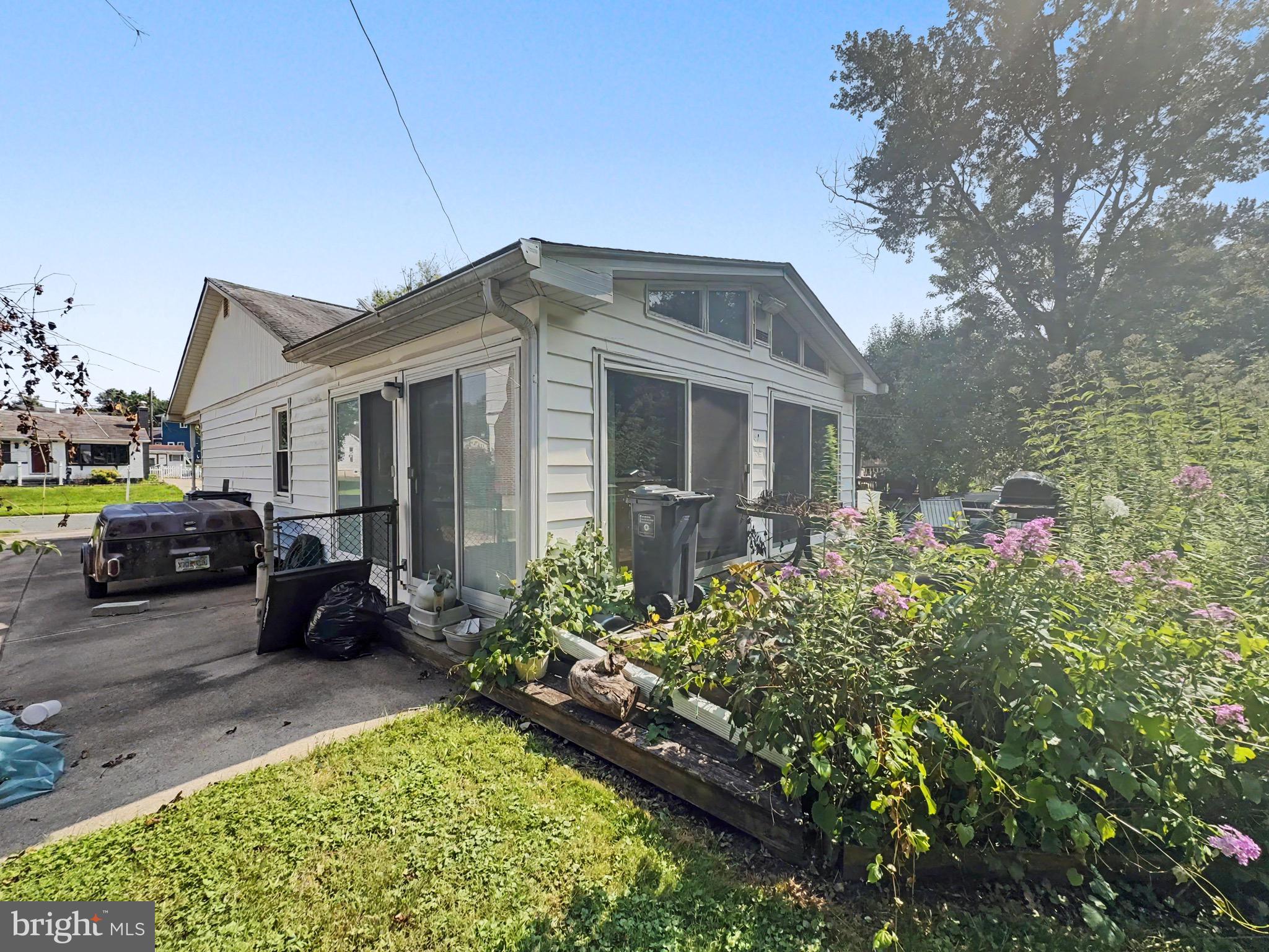 EDGE MEAD - Residential