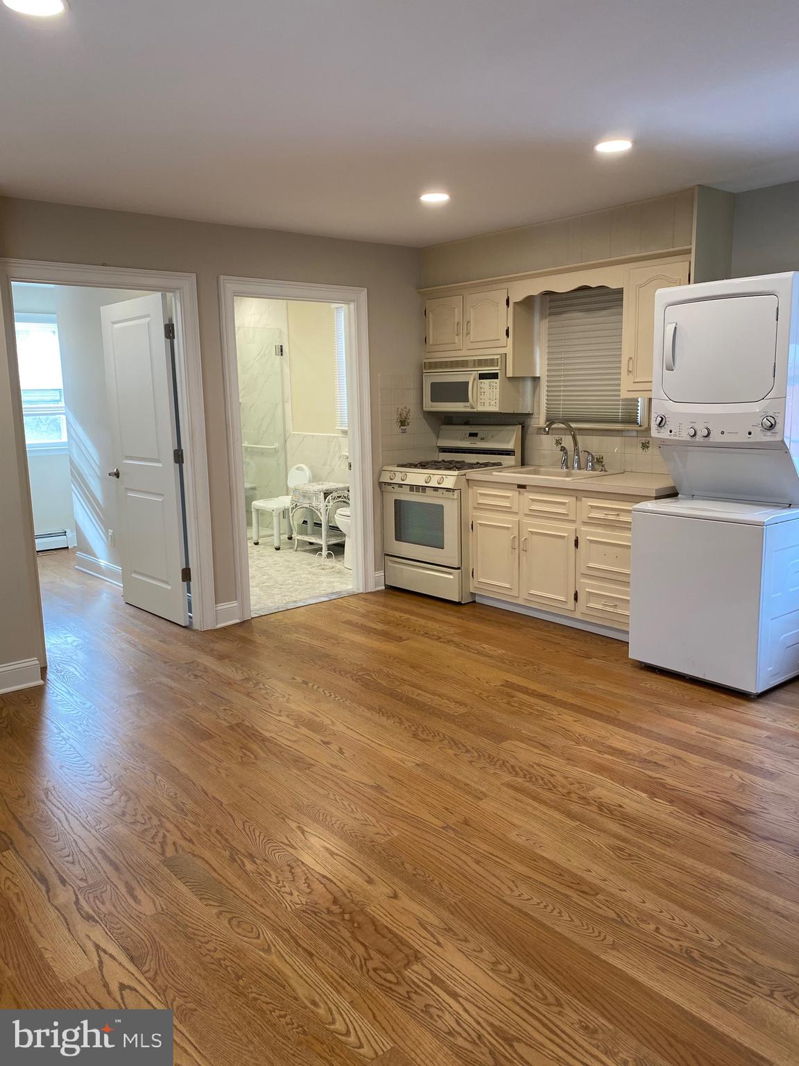 ABINGTON WOODS - Residential