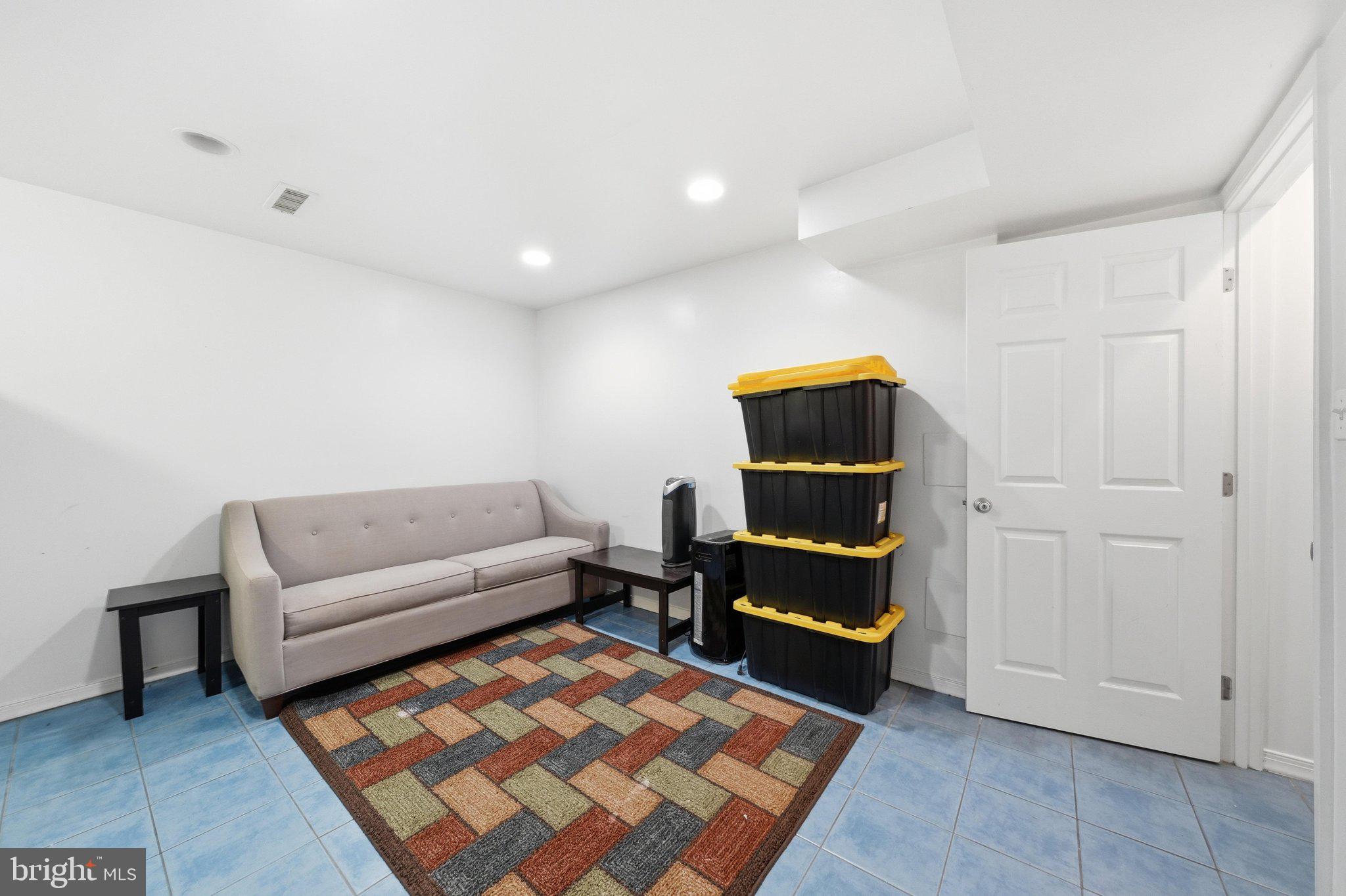 KEMP MILL ESTATES - Residential