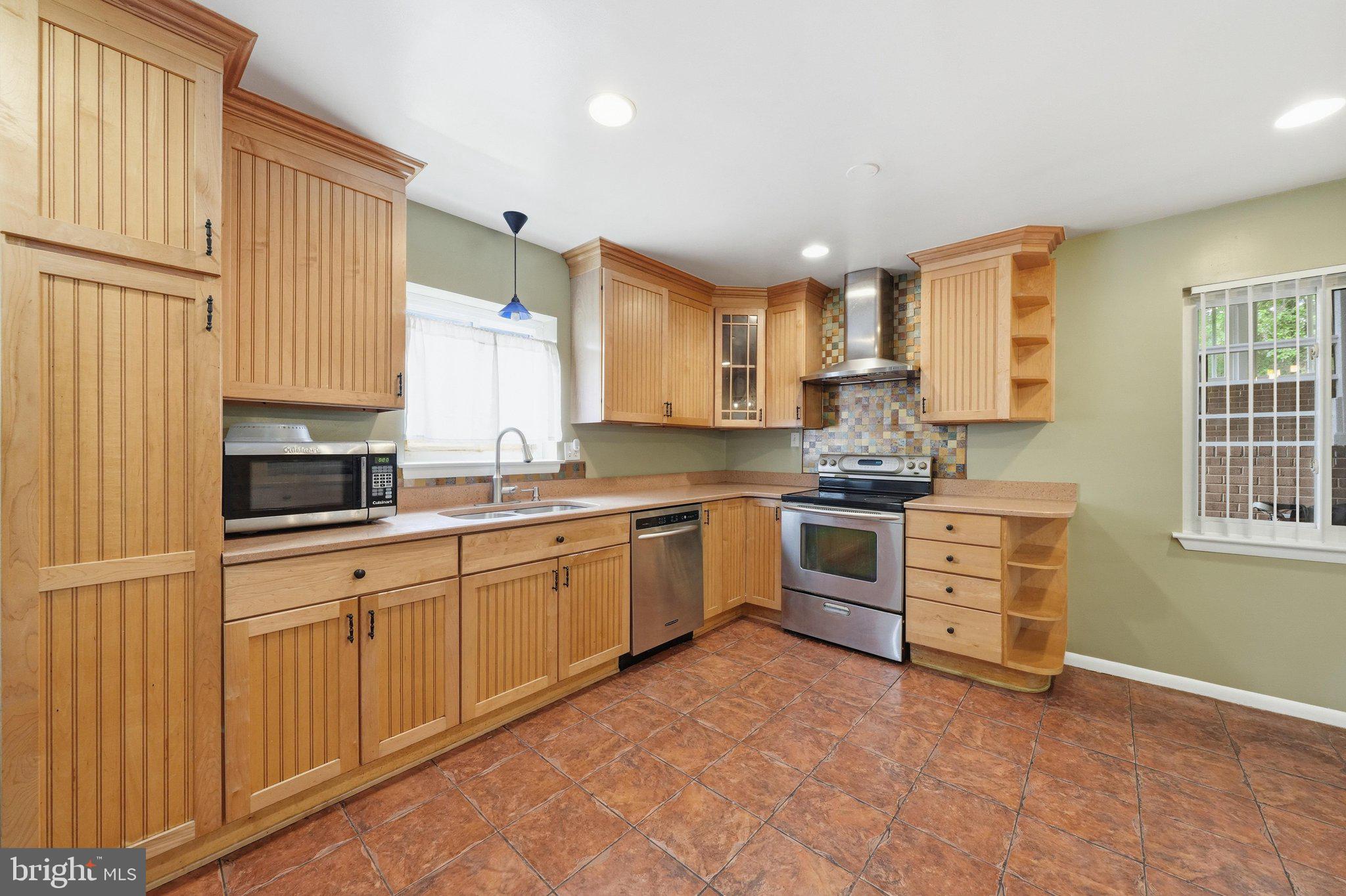 KEMP MILL ESTATES - Residential