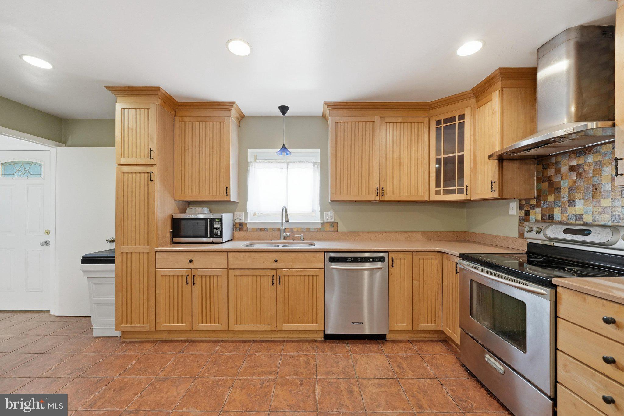 KEMP MILL ESTATES - Residential
