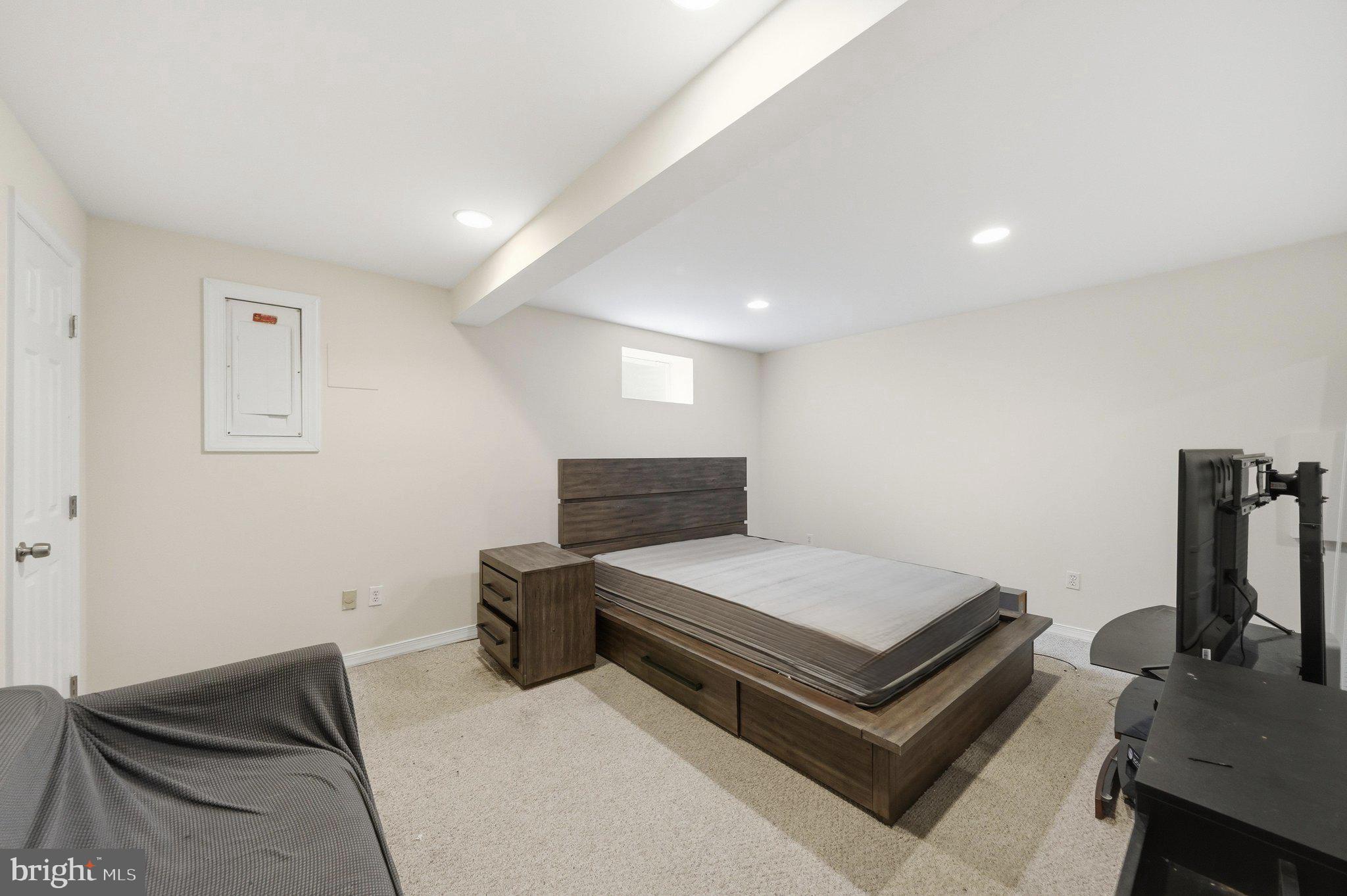 KEMP MILL ESTATES - Residential