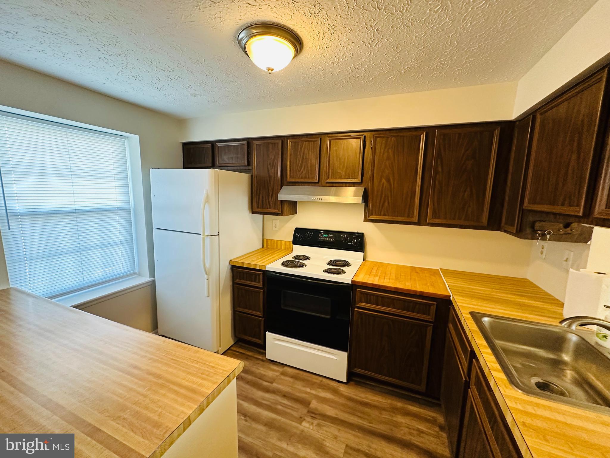 FARMBROOK - Residential Lease