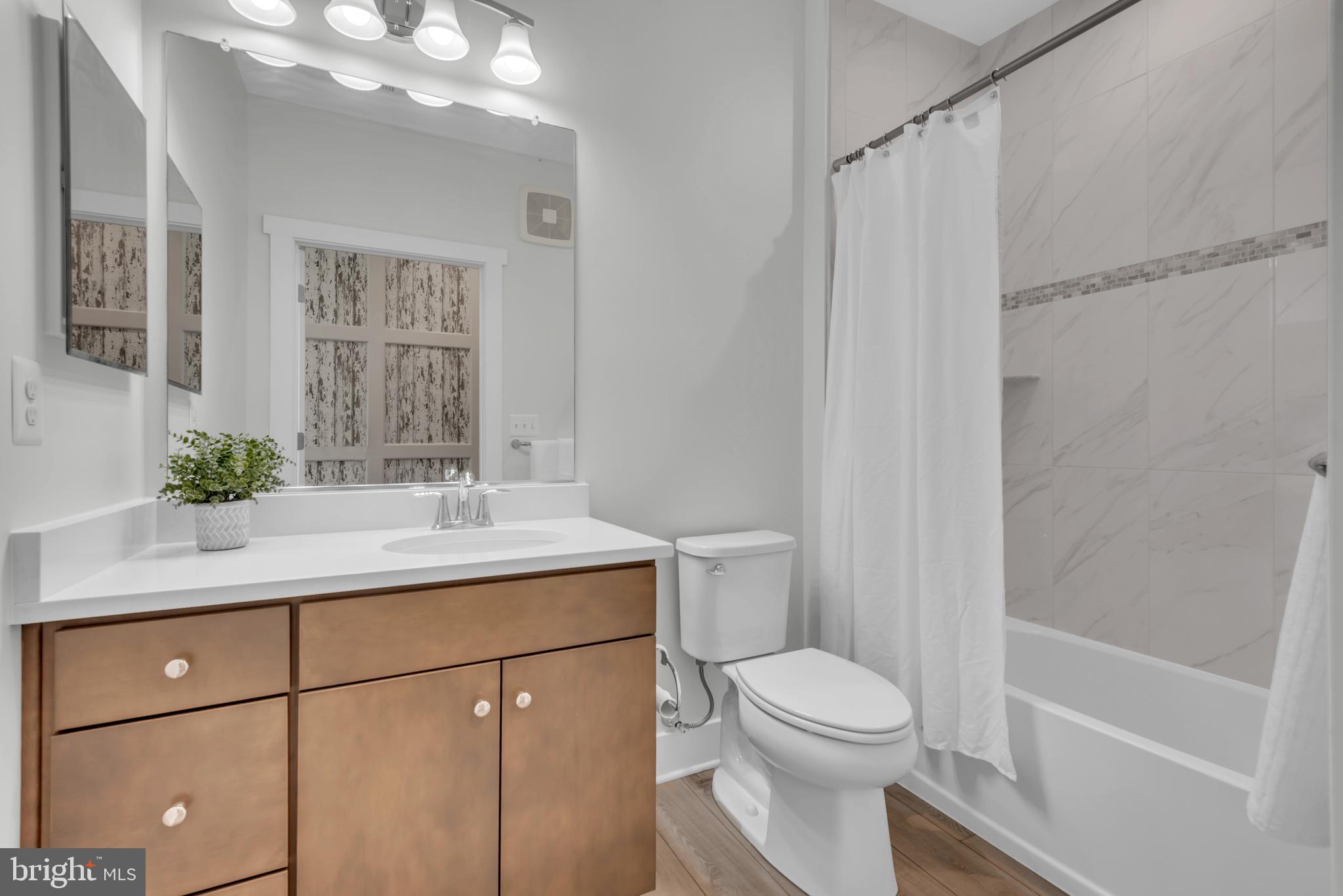 FOUR SEASONS AT KENT ISLAND - Residential