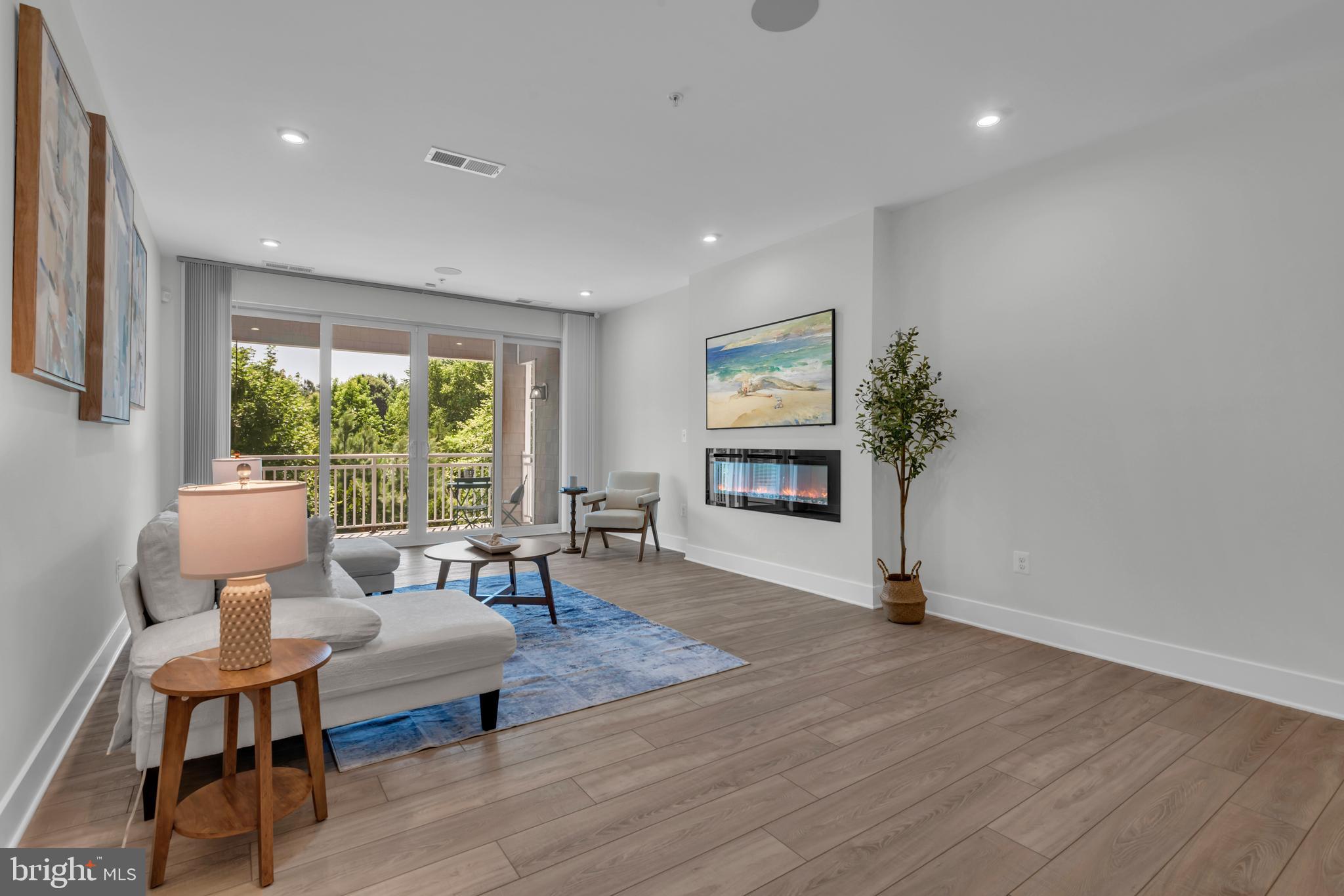 FOUR SEASONS AT KENT ISLAND - Residential