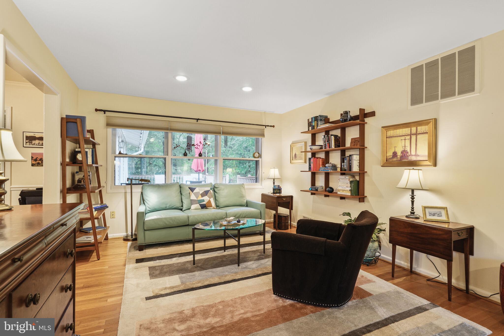 TOWN AND COUNTRY ESTATES - Residential