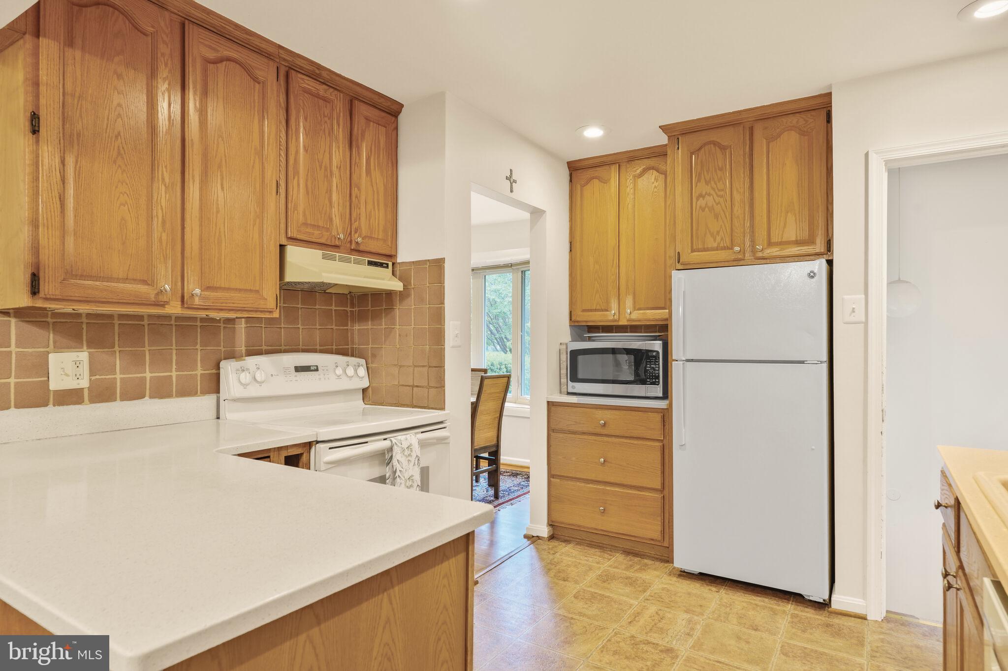 TOWN AND COUNTRY ESTATES - Residential