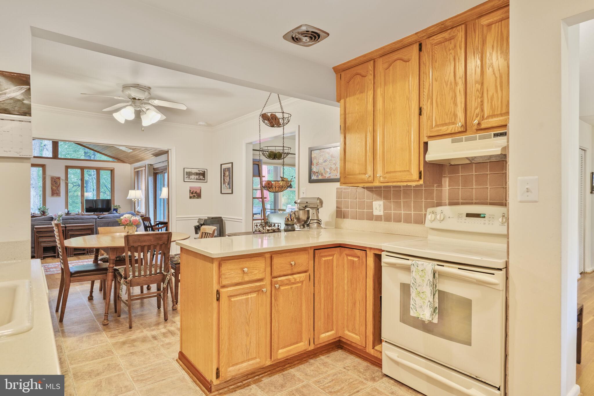 TOWN AND COUNTRY ESTATES - Residential