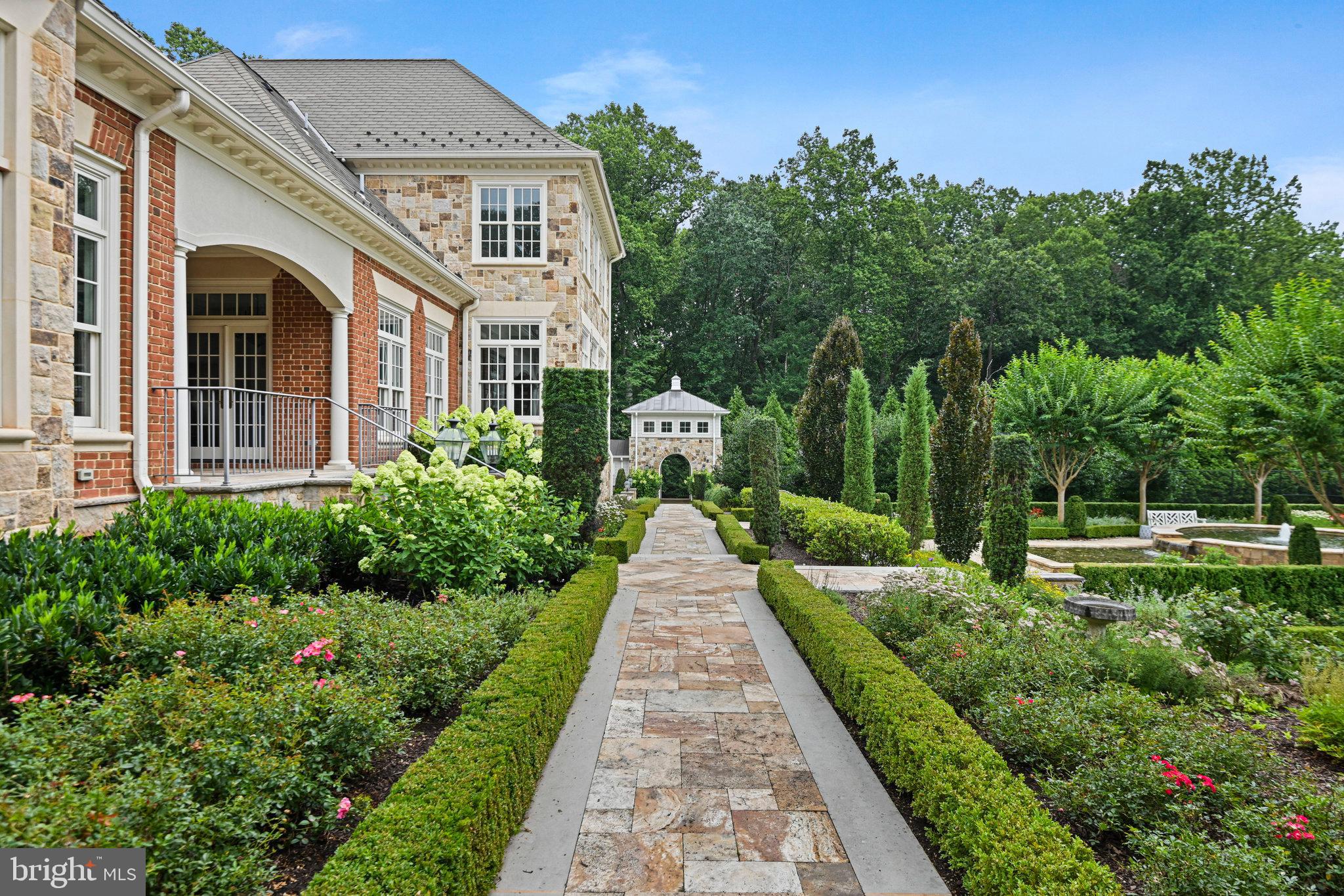 FOX LAKE - Residential