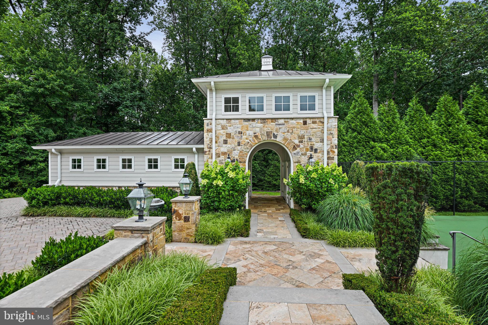FOX LAKE - Residential