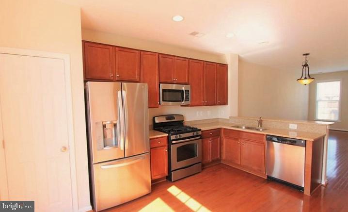 POWELLS RUN VILLAGE COND - Residential