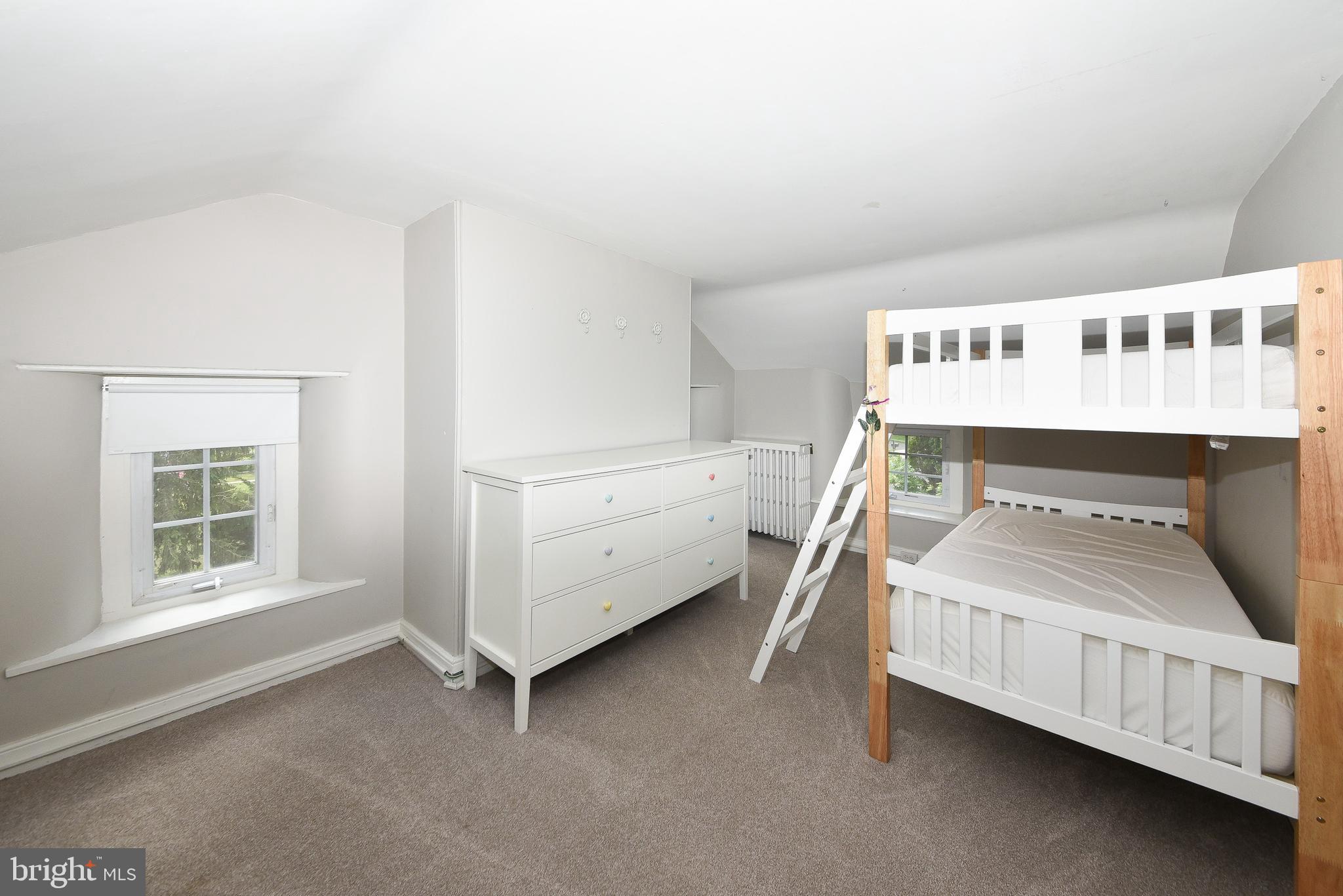 NESHAMINY HILLS - Residential Income