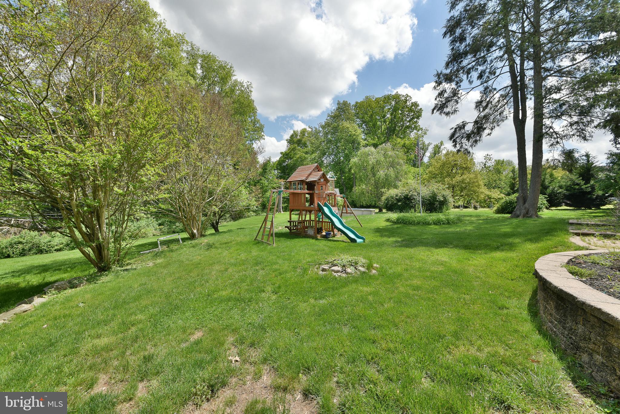NESHAMINY HILLS - Residential Income