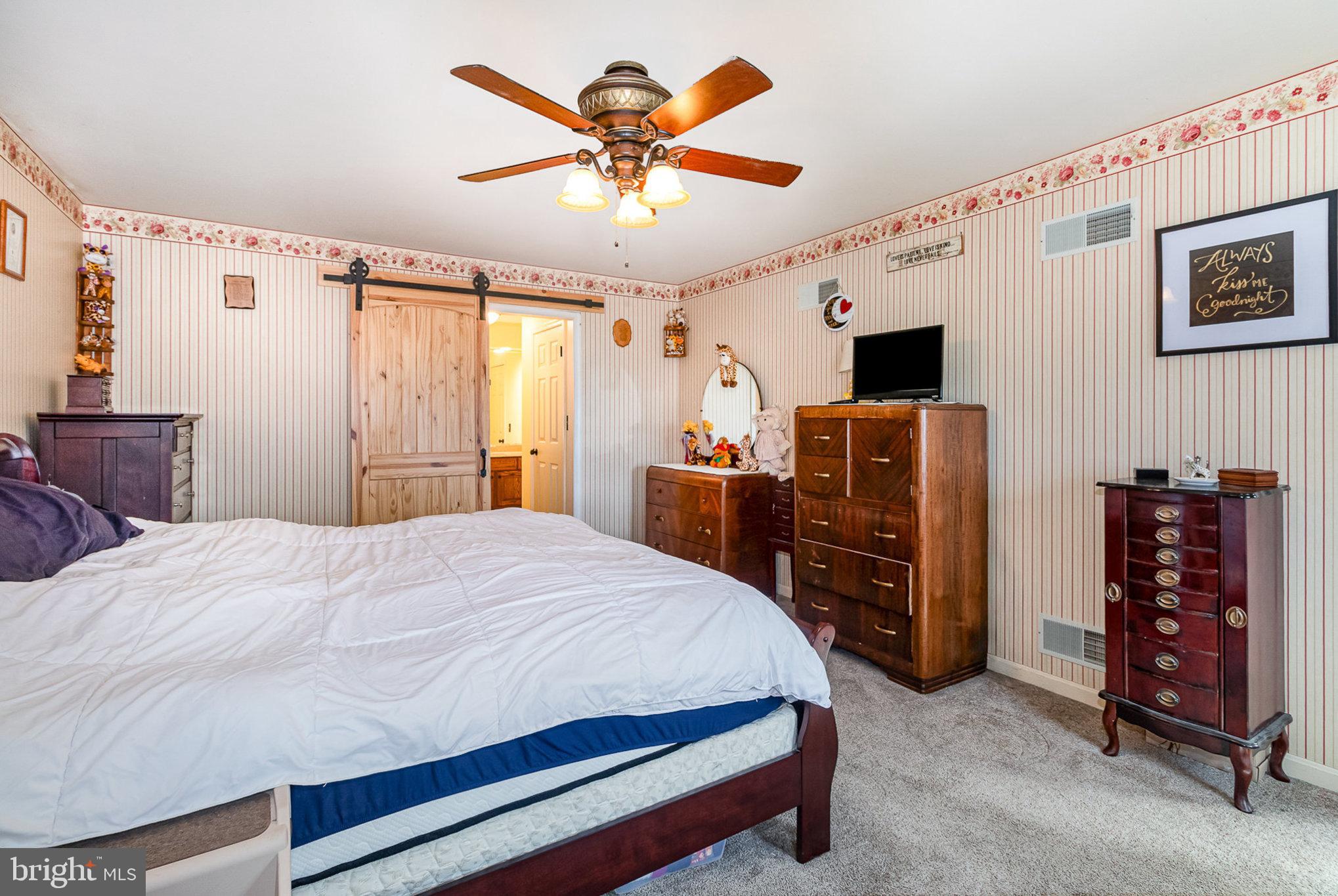 COUNTRY SQUARE - Residential