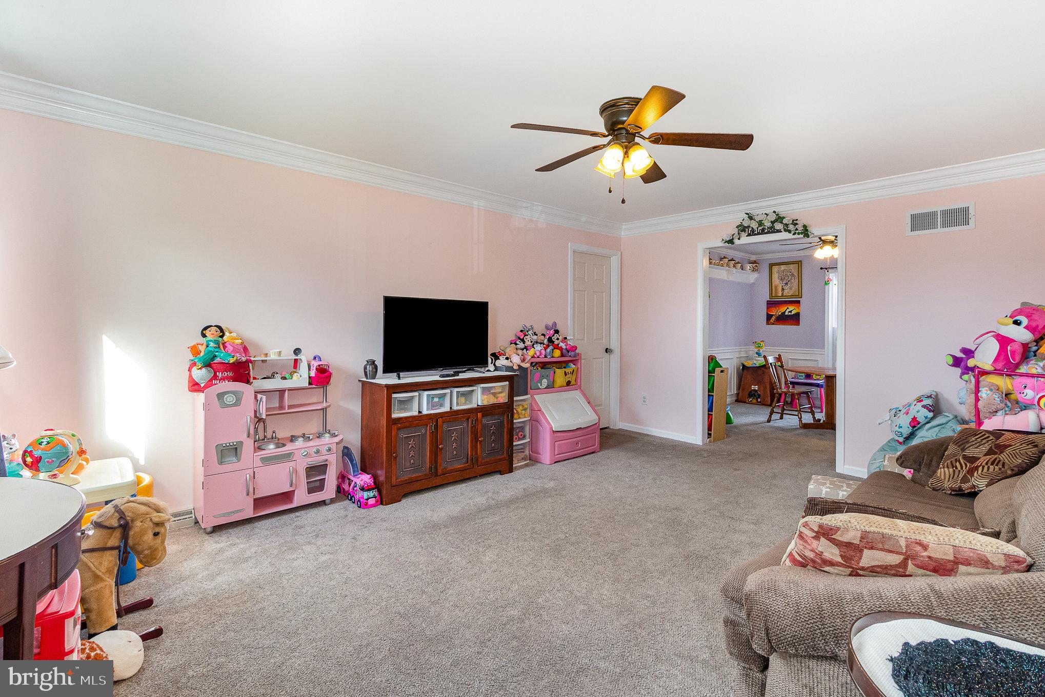 COUNTRY SQUARE - Residential