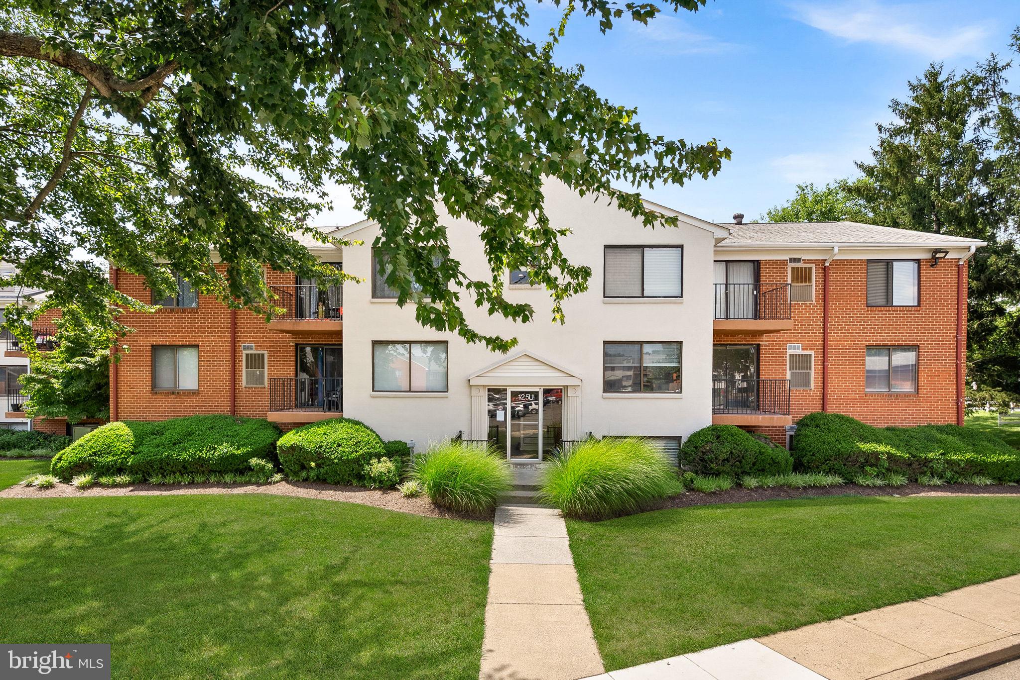 Move right into this beautifully updated one-bedroom, one-bath condominium offering stylish finishes, comfortable living spaces, and an exceptionally convenient Leesburg location. Freshly painted with luxury vinyl plank flooring throughout, this inviting home is ready for its next owner to enjoy.
The kitchen features sleek white cabinets, upgraded countertops, and a tile backsplash, creating a clean and modern space for everyday cooking. The updated bathroom also showcases ceramic subway tile finishes, while the bright living area opens to a private balcony, providing the perfect spot to enjoy your morning coffee or unwind at the end of the day.
The community offers a variety of amenities, including a swimming pool, playground, picnic pavilion, common laundry facilities, and beautifully maintained open spaces. The condominium fee includes water, adding to the home's overall value and convenience.
Located just minutes from Route 7, the Dulles Toll Road, downtown Leesburg, shopping, restaurants, parks, and local wineries and breweries, this home provides easy access to everything Loudoun County has to offer while maintaining a peaceful residential setting. The surrounding community also benefits from nearby preserved open space that was once part of the former golf course, creating scenic views and additional opportunities to enjoy the outdoors.
Whether you're looking for your first home, a low-maintenance lifestyle, or an investment opportunity, this move-in-ready condominium offers an excellent combination of updates, convenience, and location.
