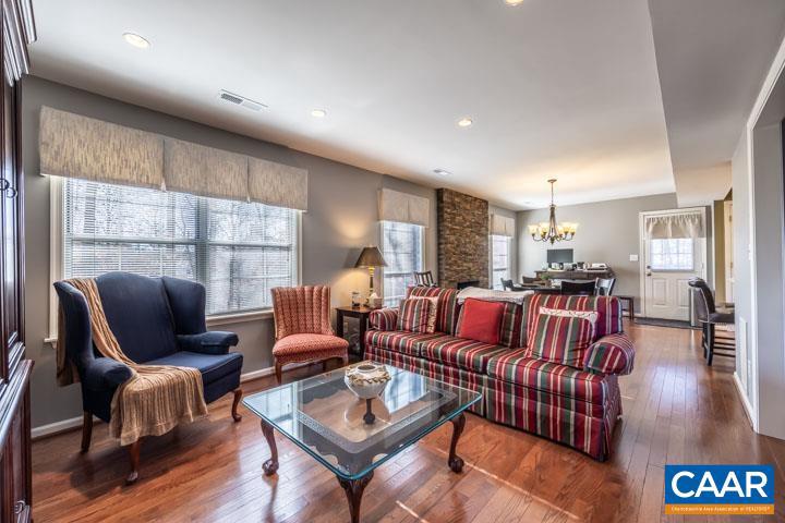 FOREST LAKES - Residential