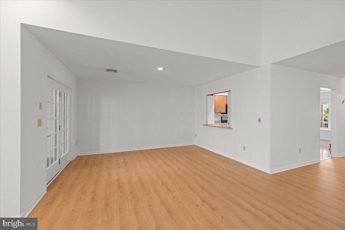 CAMBRIDGE COMMONS - Residential
