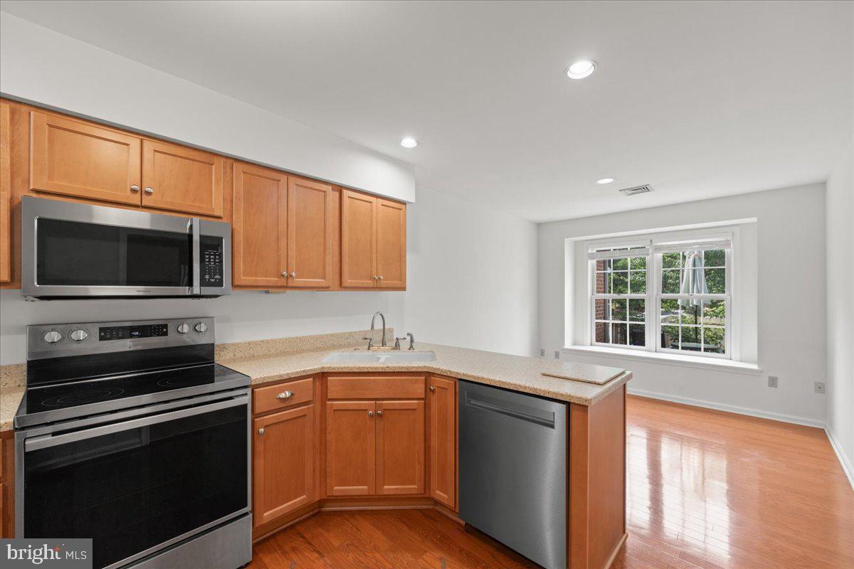 CAMBRIDGE COMMONS - Residential