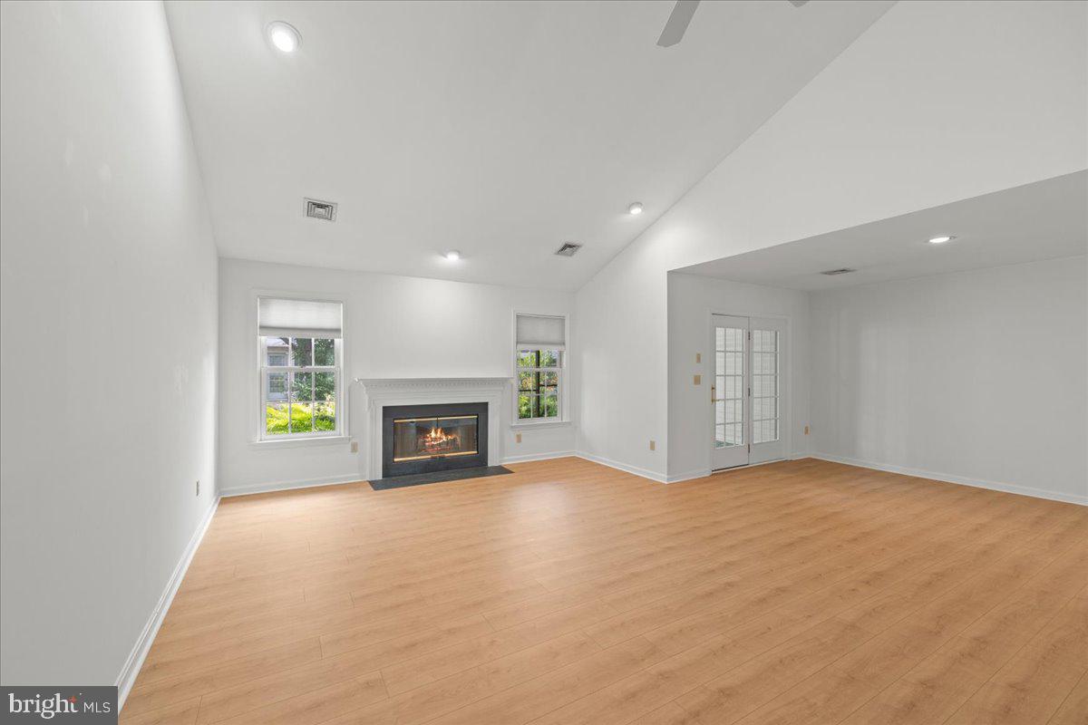 CAMBRIDGE COMMONS - Residential