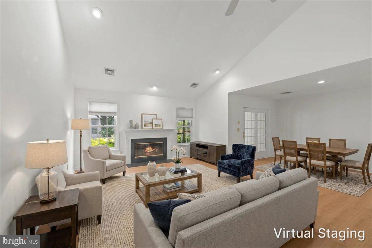 CAMBRIDGE COMMONS - Residential