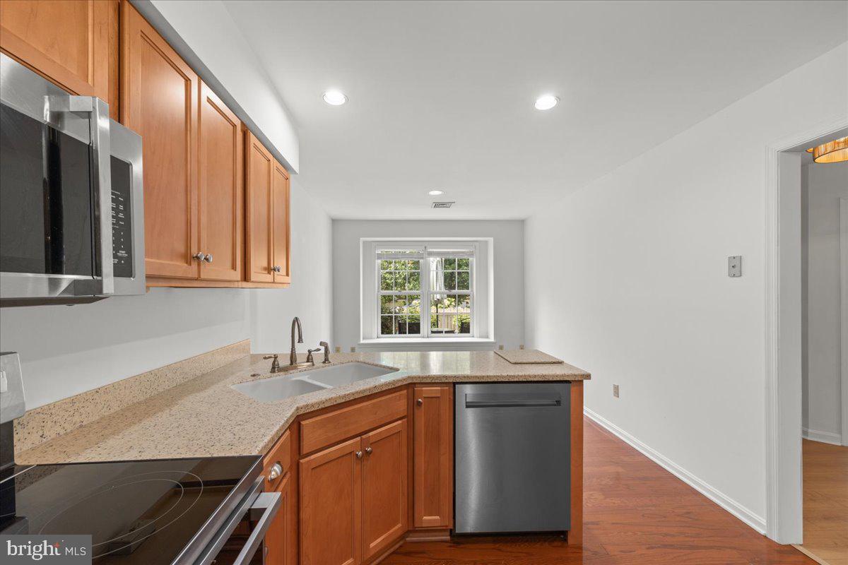 CAMBRIDGE COMMONS - Residential