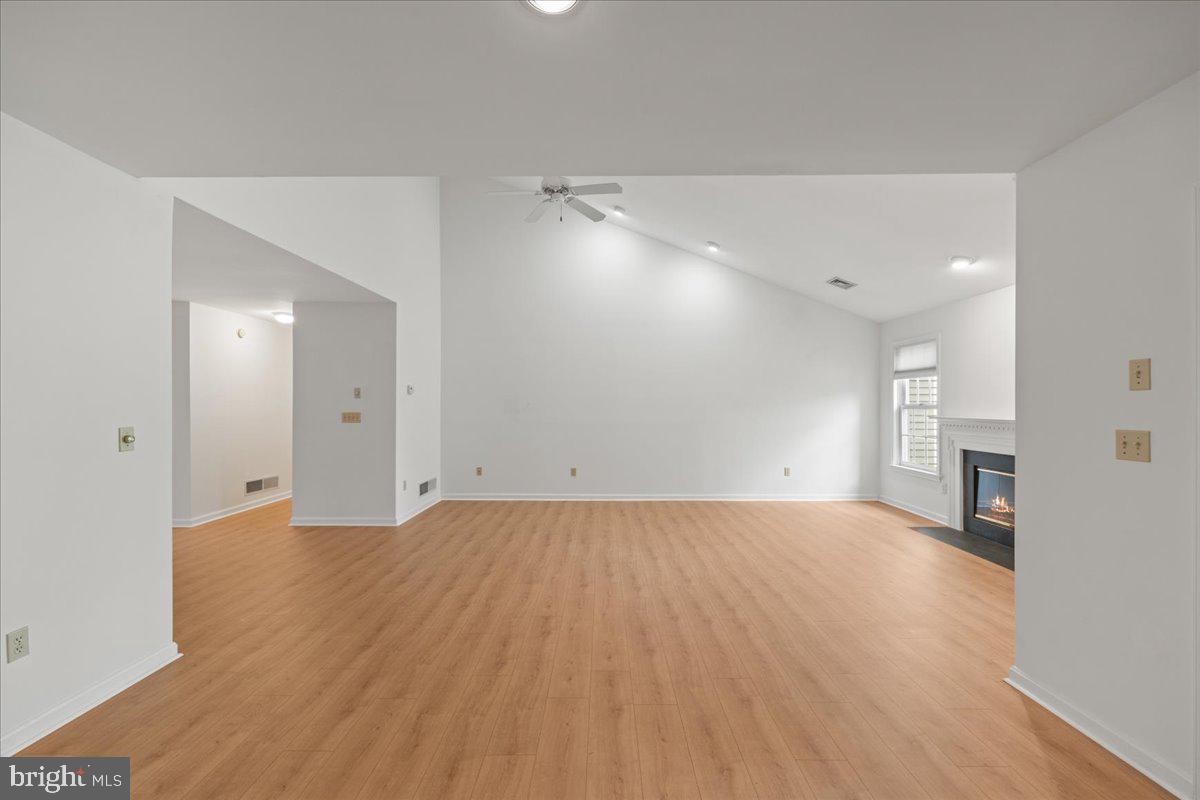 CAMBRIDGE COMMONS - Residential