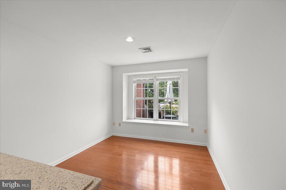 CAMBRIDGE COMMONS - Residential