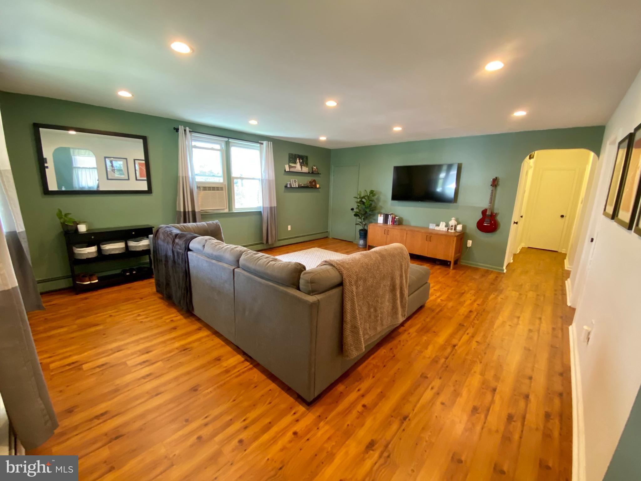 FOX CHASE - Residential