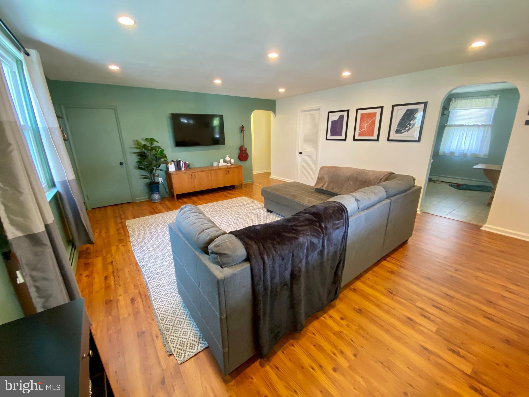 FOX CHASE - Residential