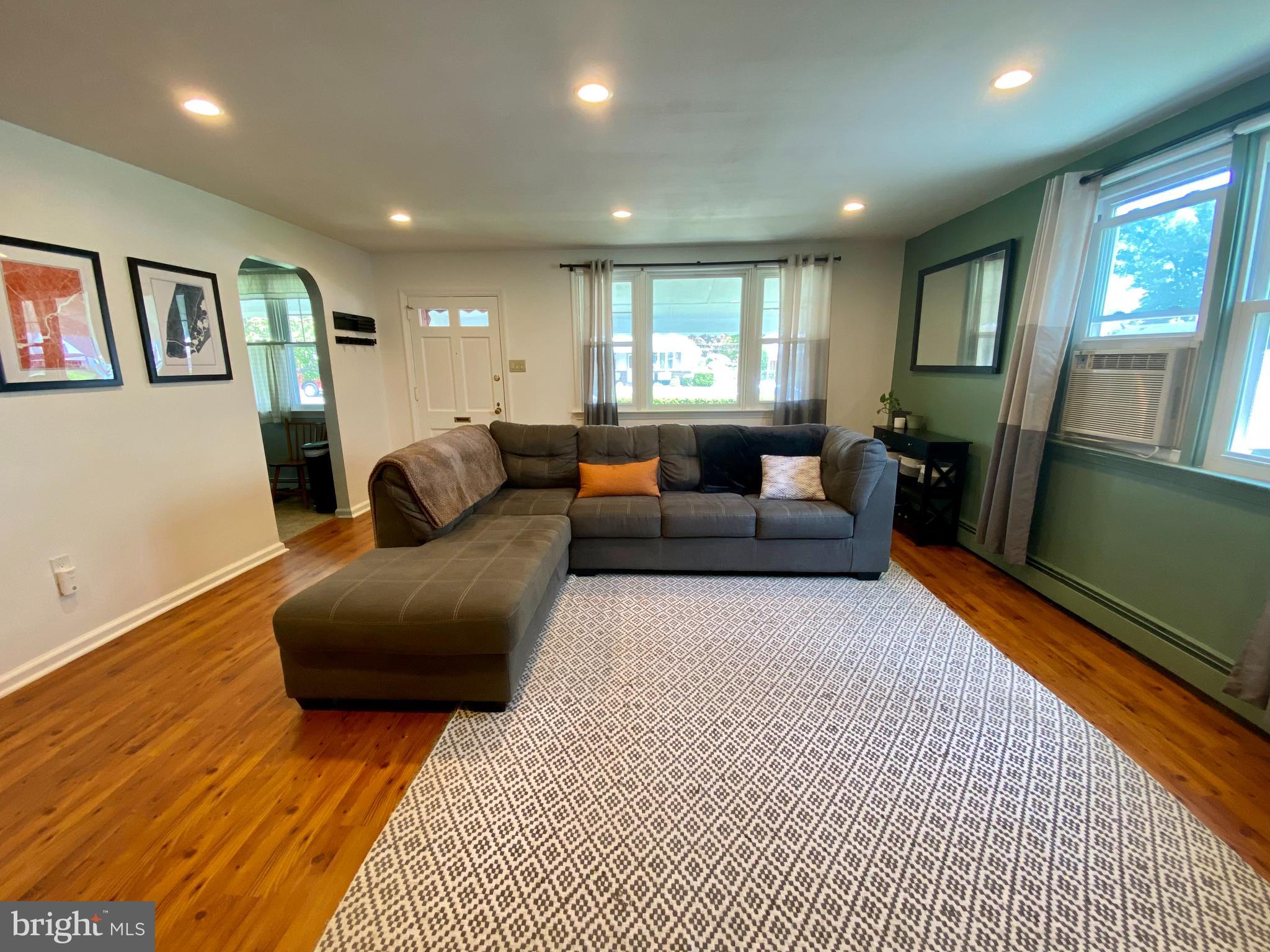 FOX CHASE - Residential