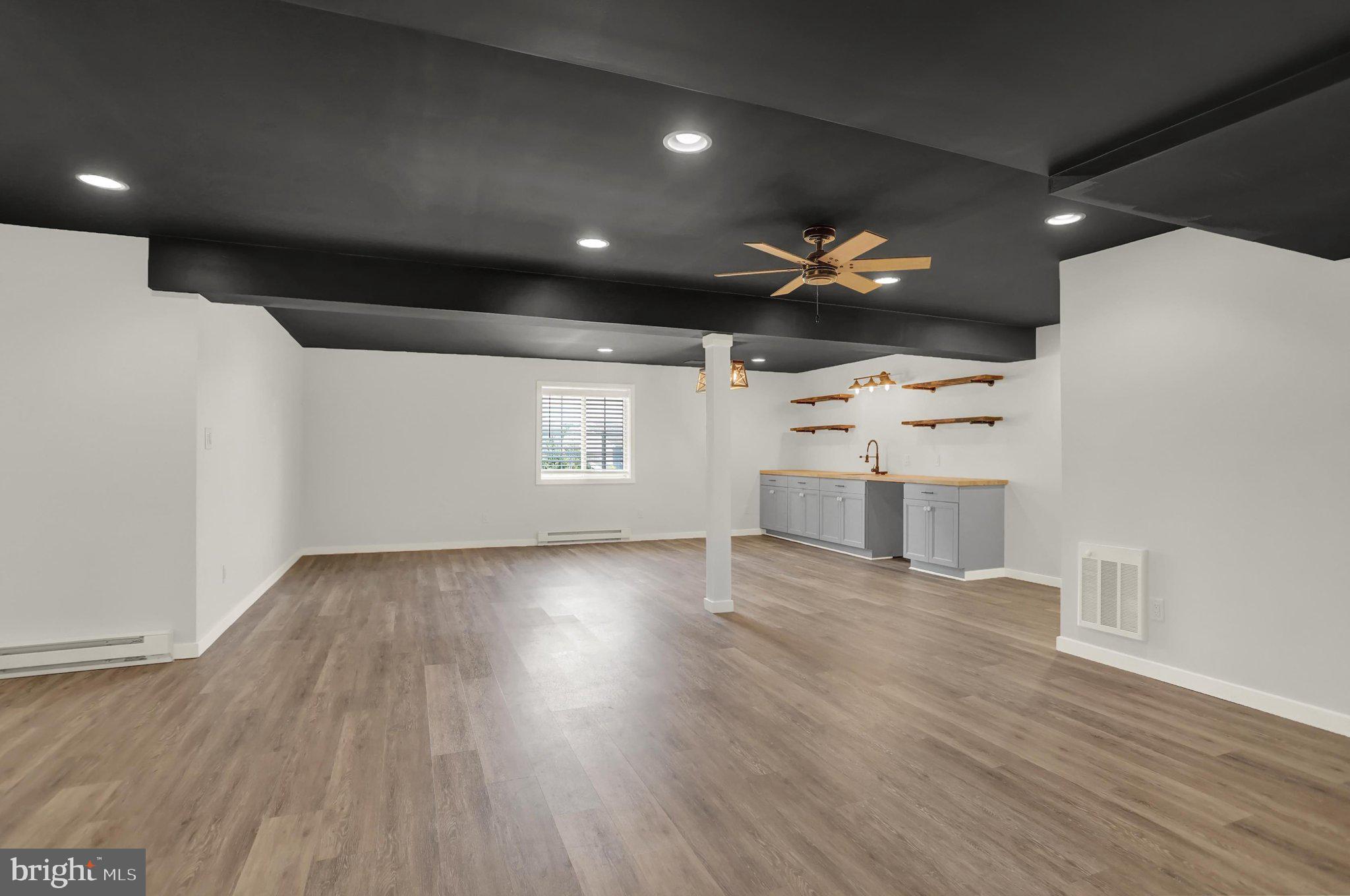 ROLLING MEADOWS - Residential