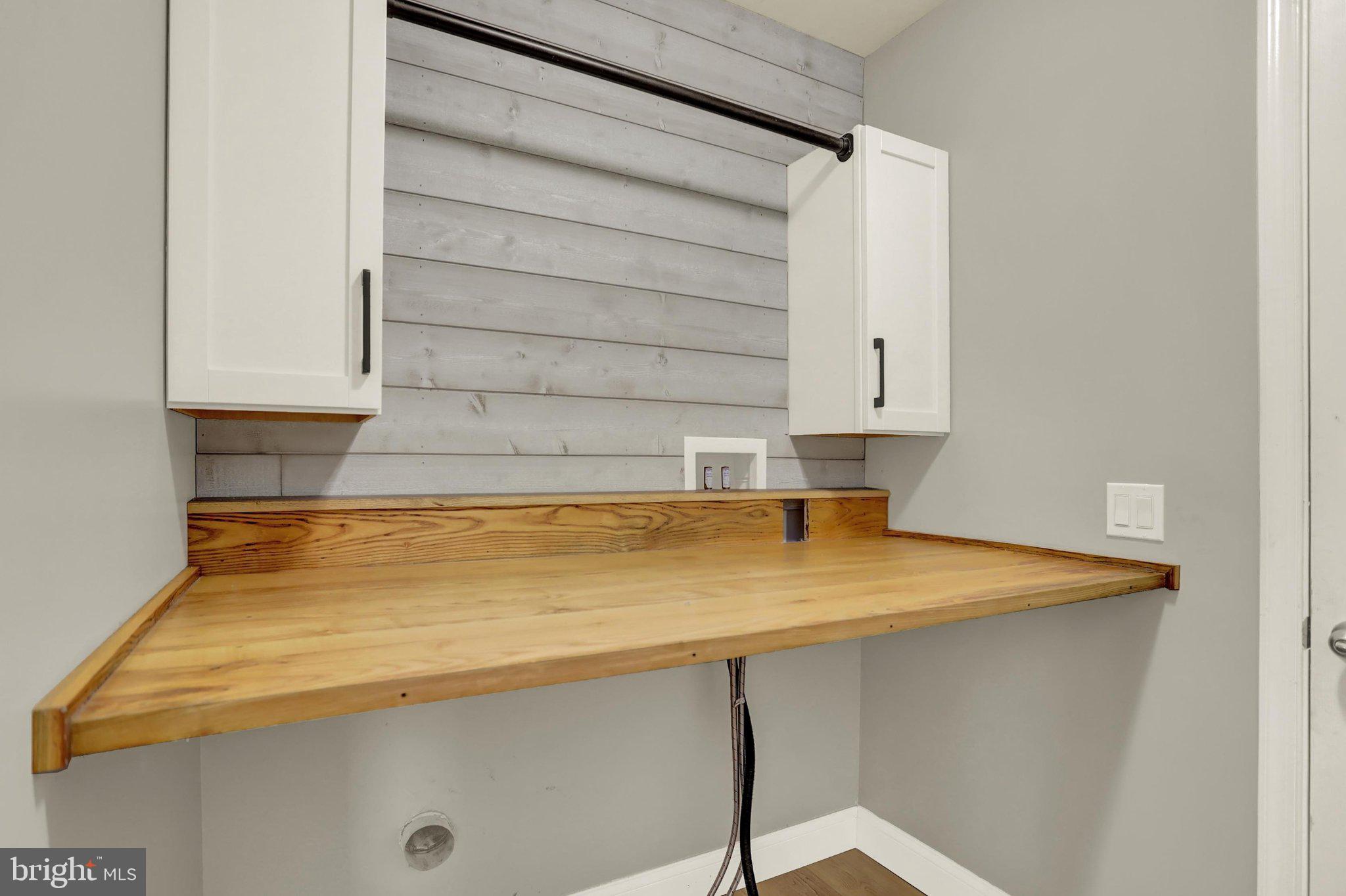 ROLLING MEADOWS - Residential