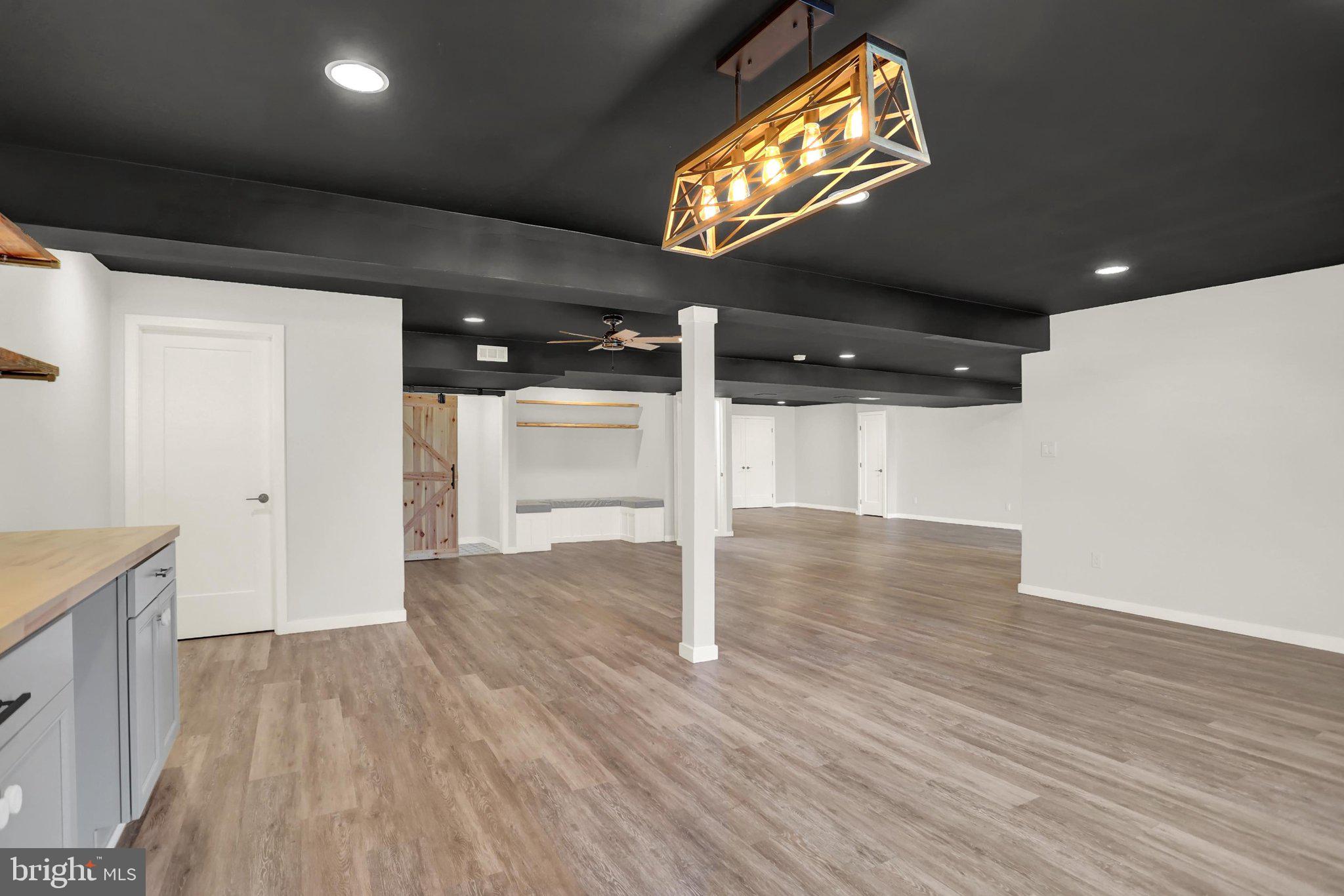 ROLLING MEADOWS - Residential