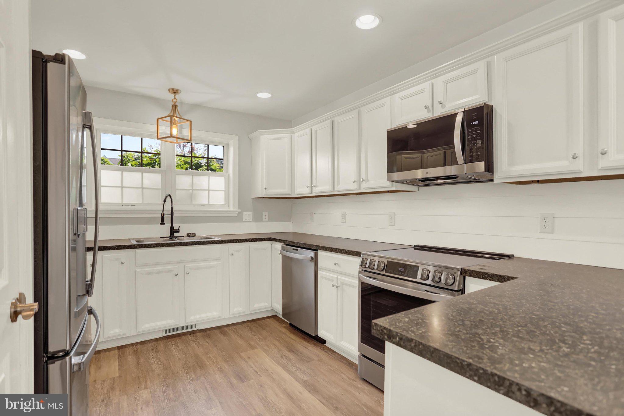 ROLLING MEADOWS - Residential