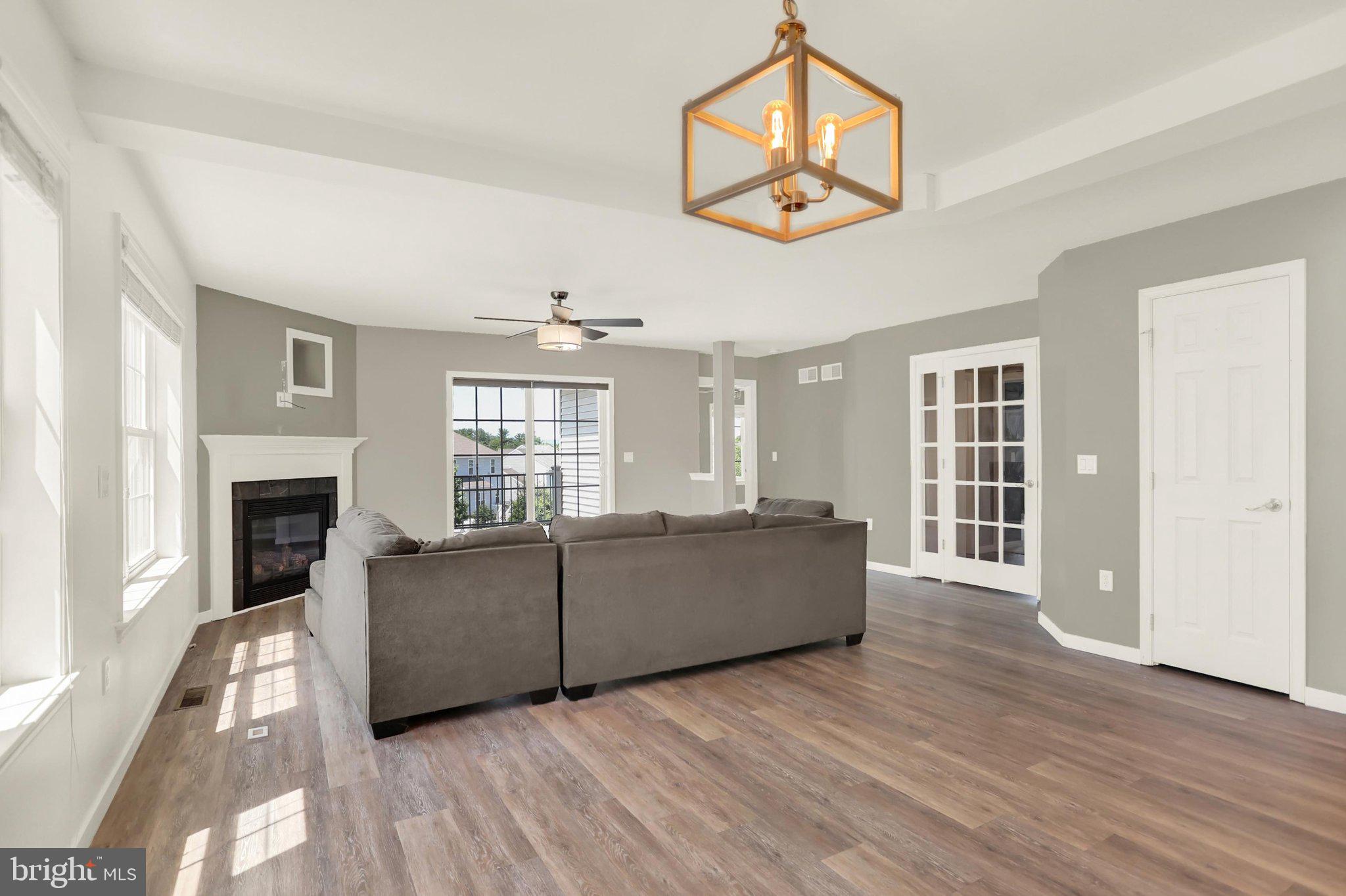 ROLLING MEADOWS - Residential
