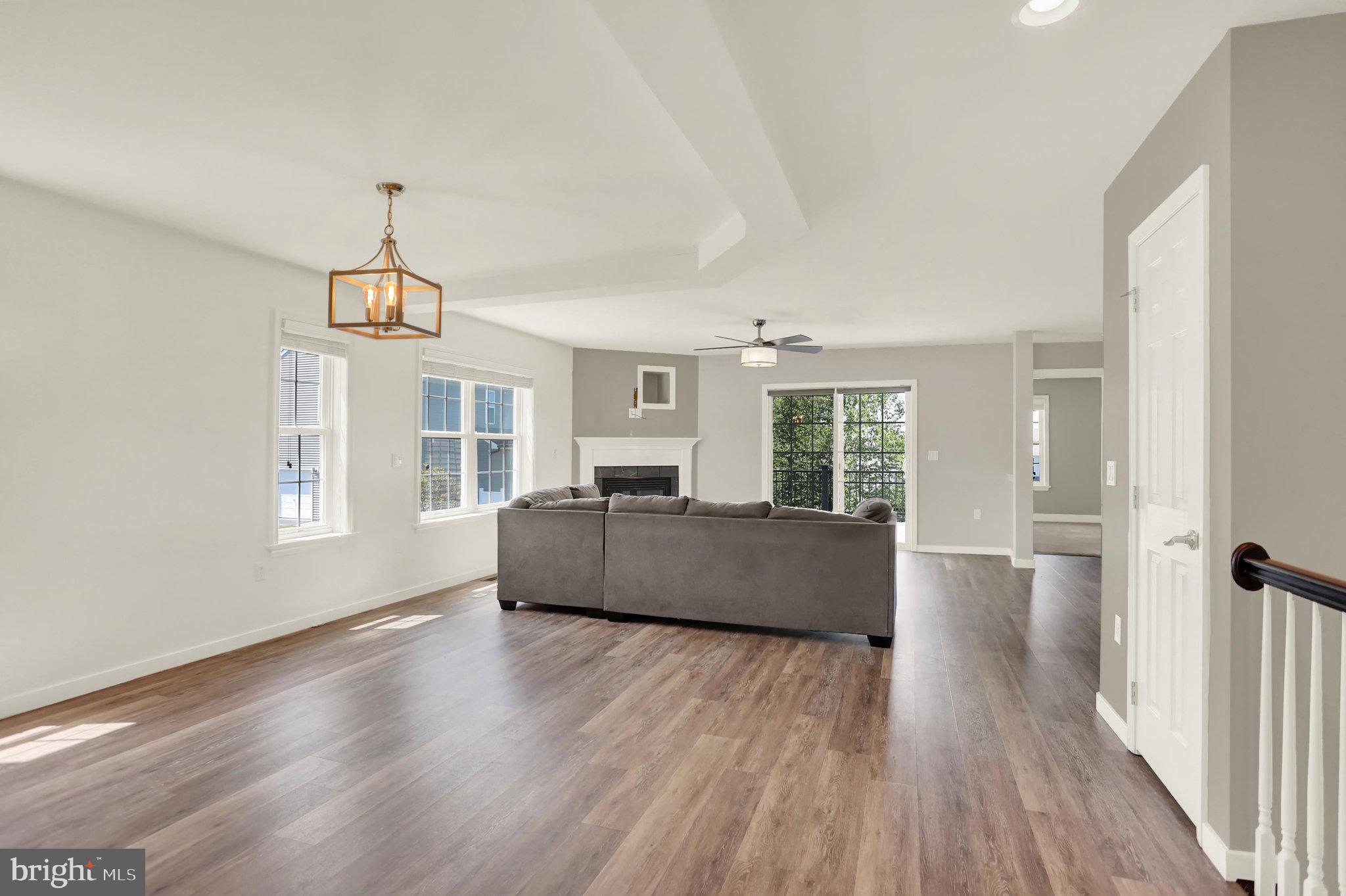 ROLLING MEADOWS - Residential