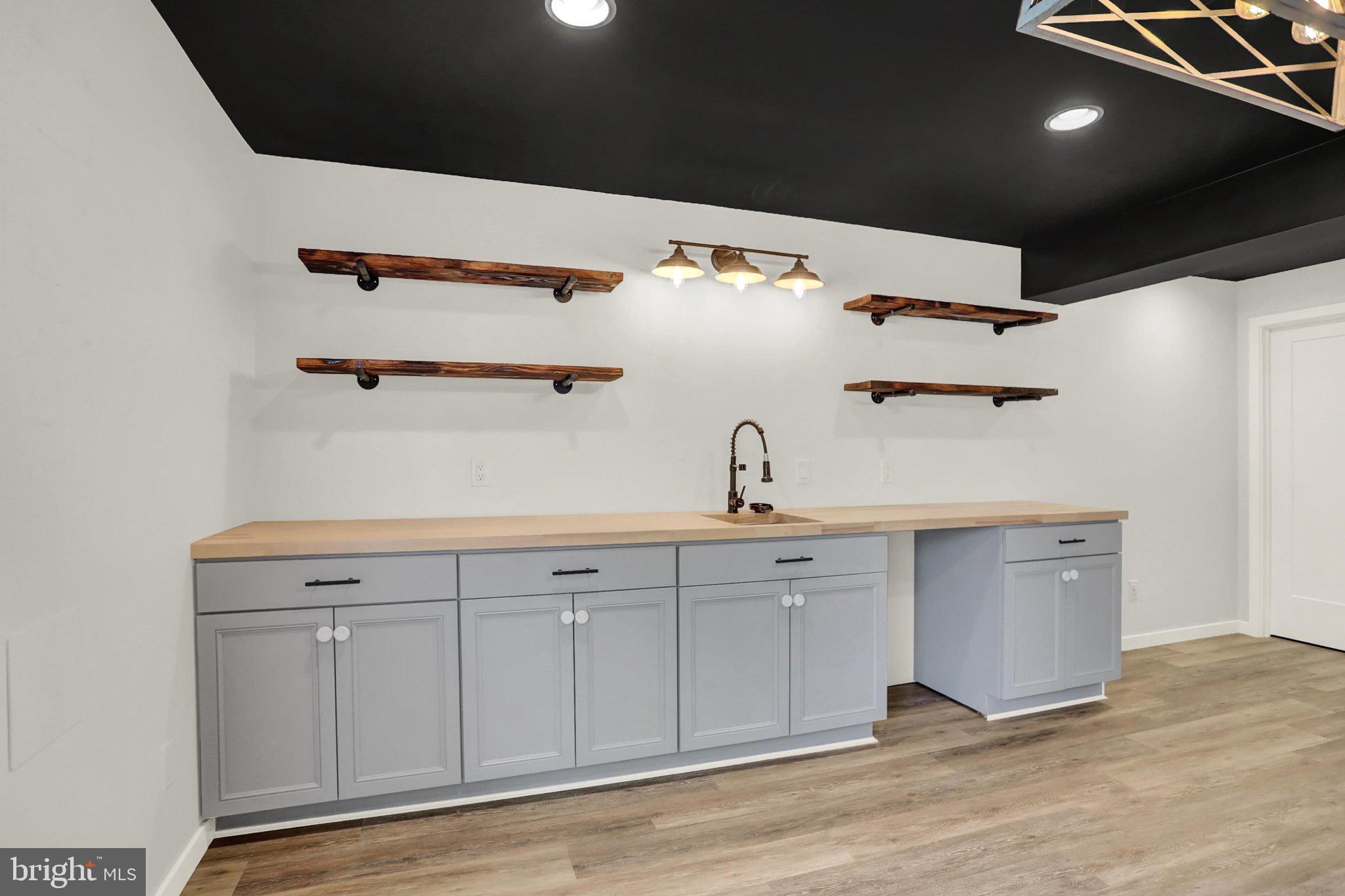 ROLLING MEADOWS - Residential