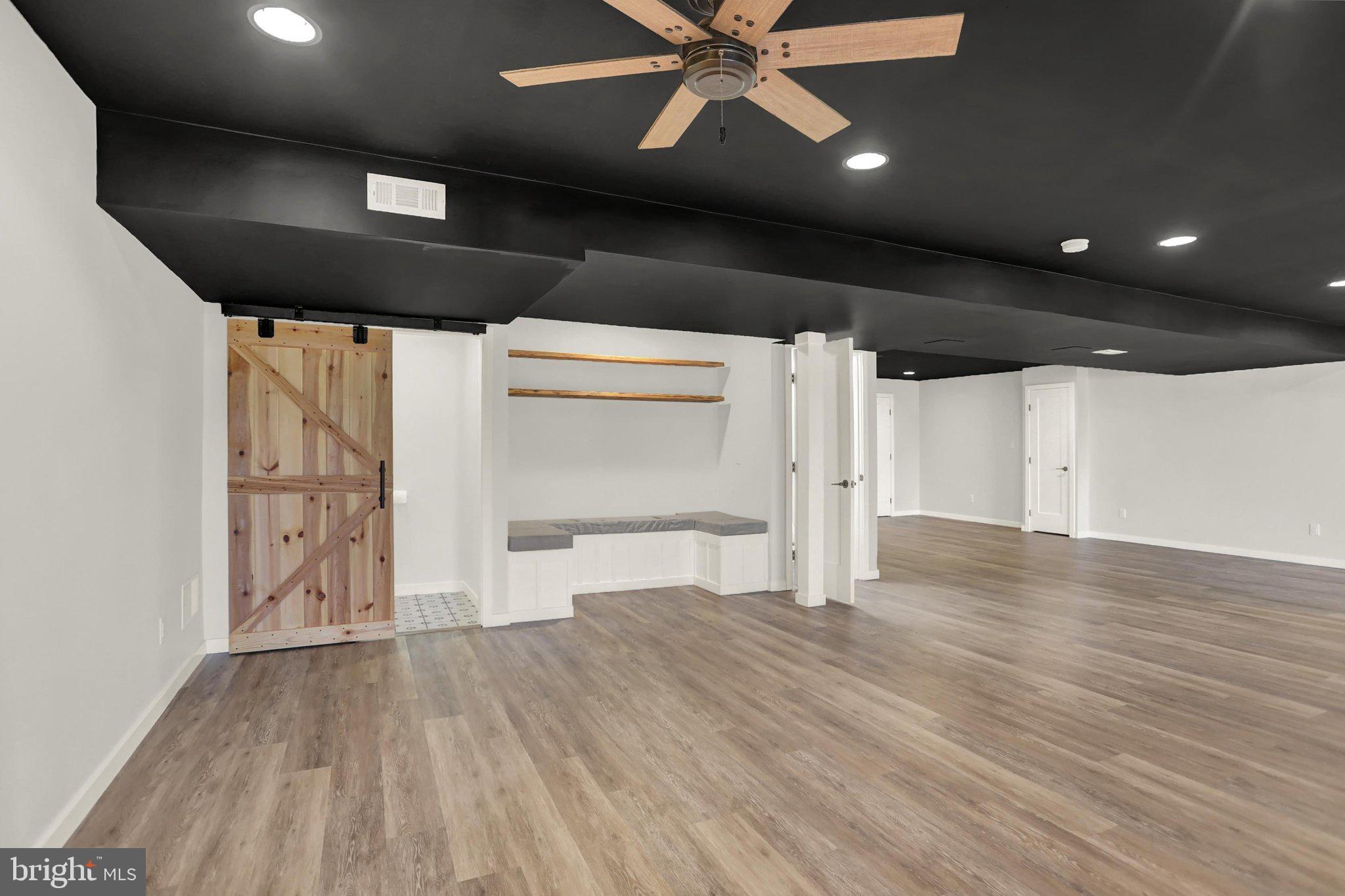 ROLLING MEADOWS - Residential