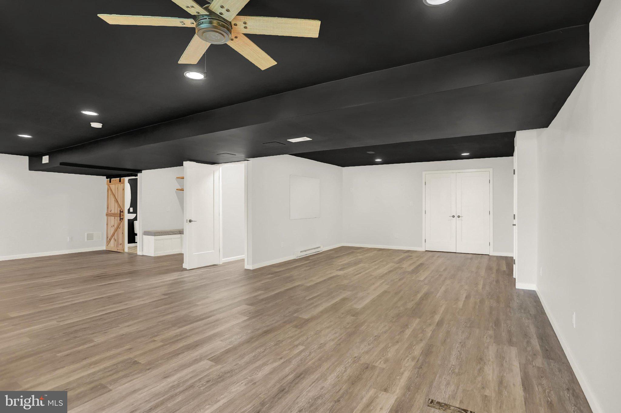 ROLLING MEADOWS - Residential