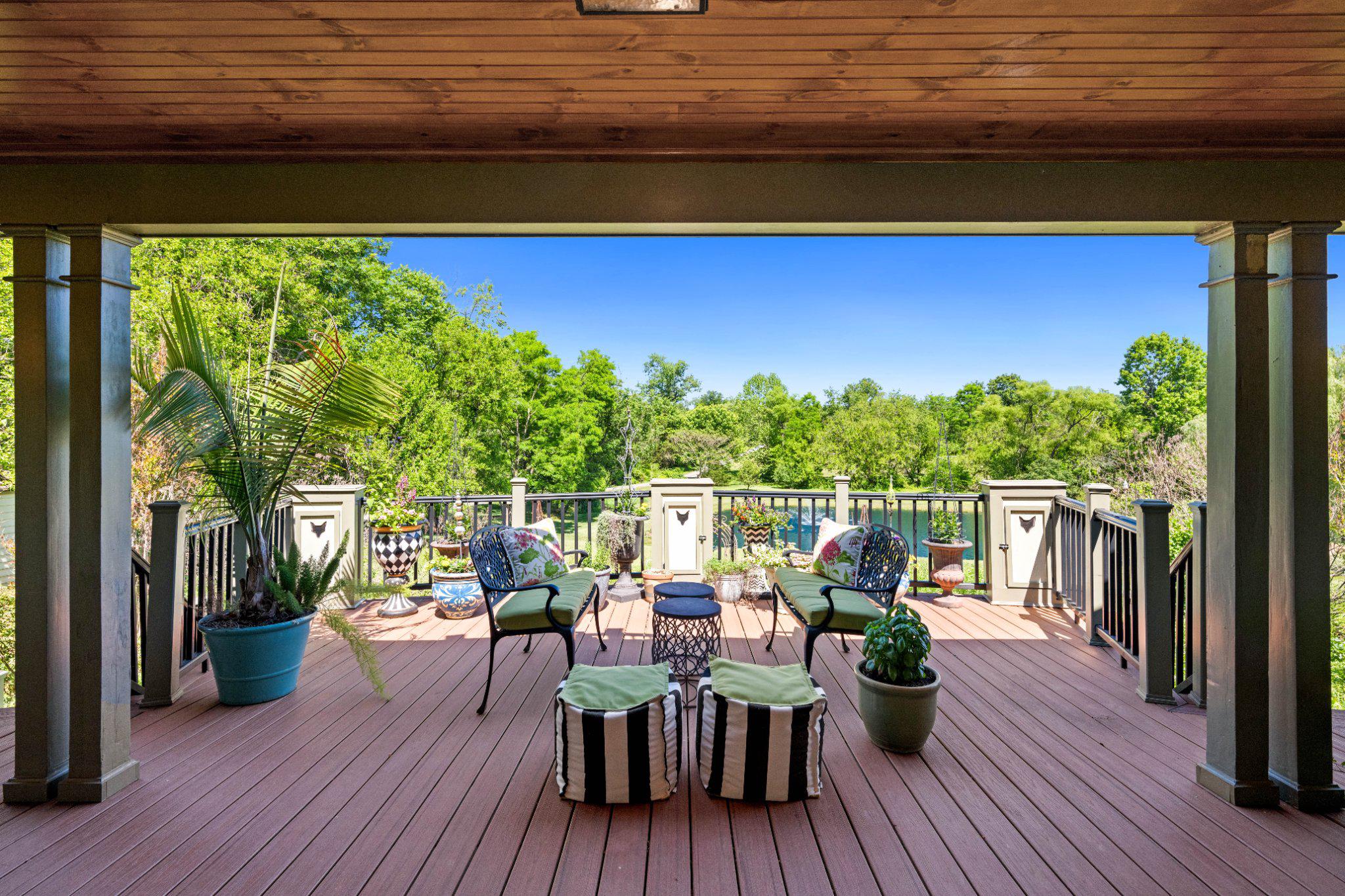 POOLESVILLE OUTSIDE - Residential